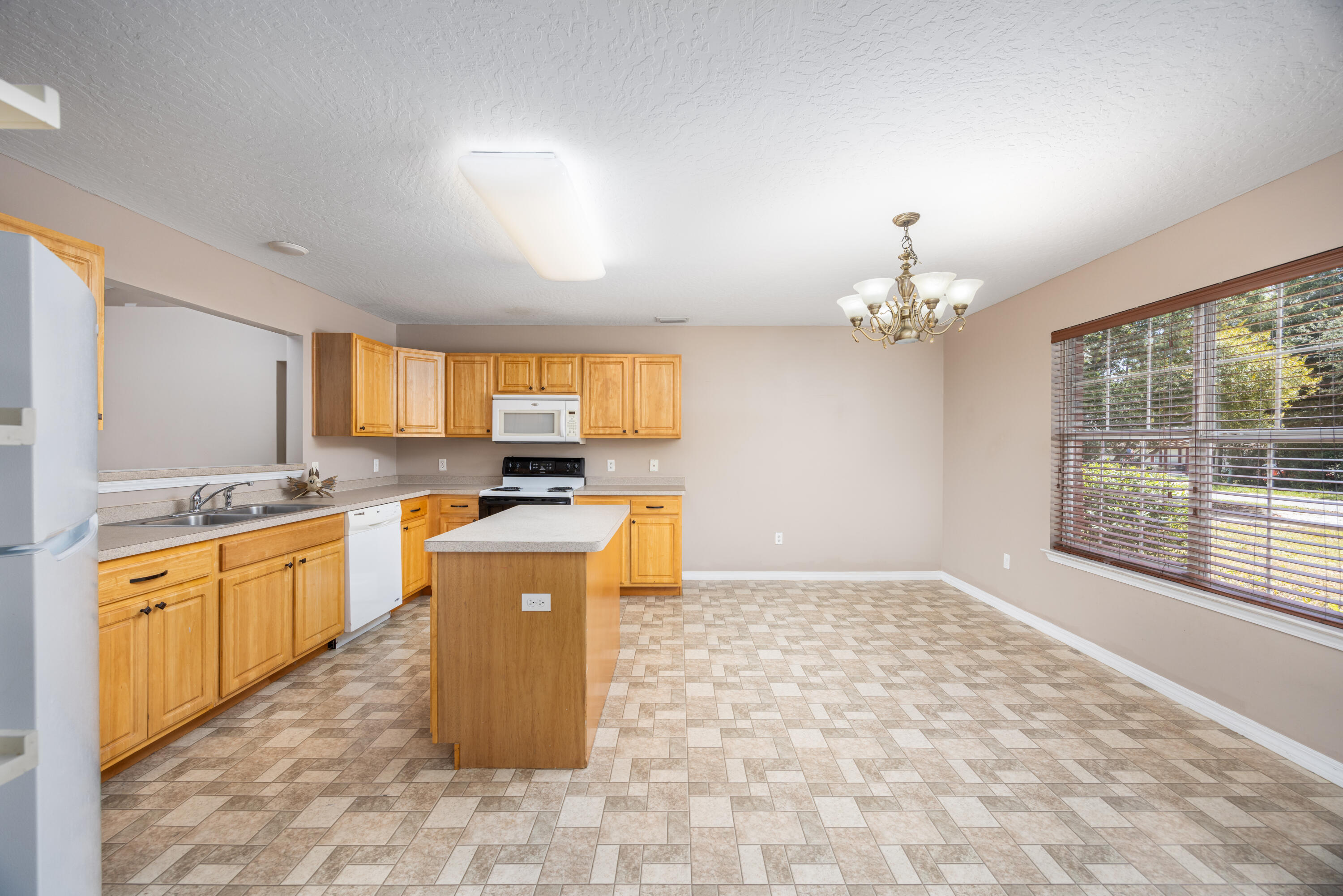 HOLLEY SHORES 1ST ADDN - Residential