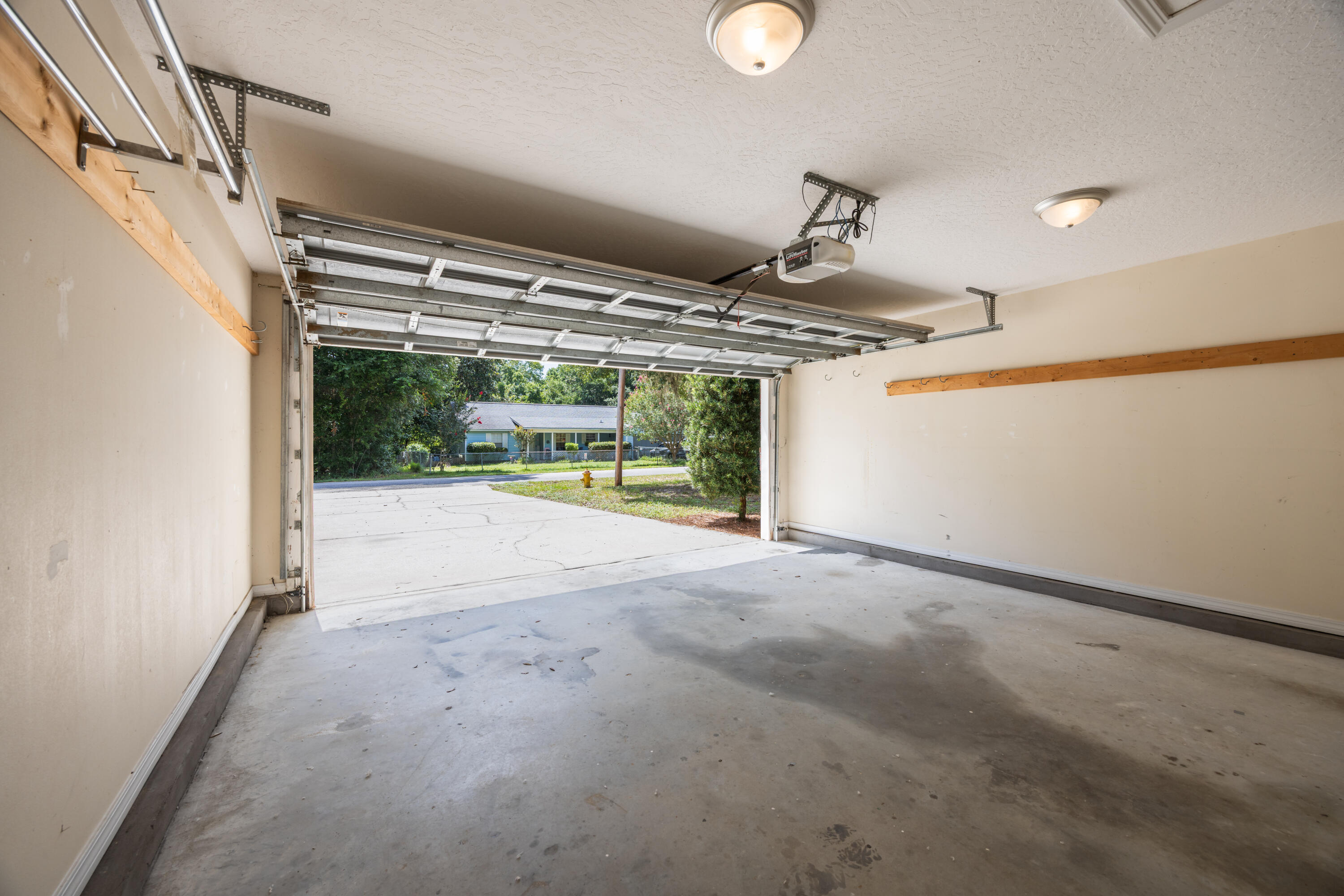 HOLLEY SHORES 1ST ADDN - Residential