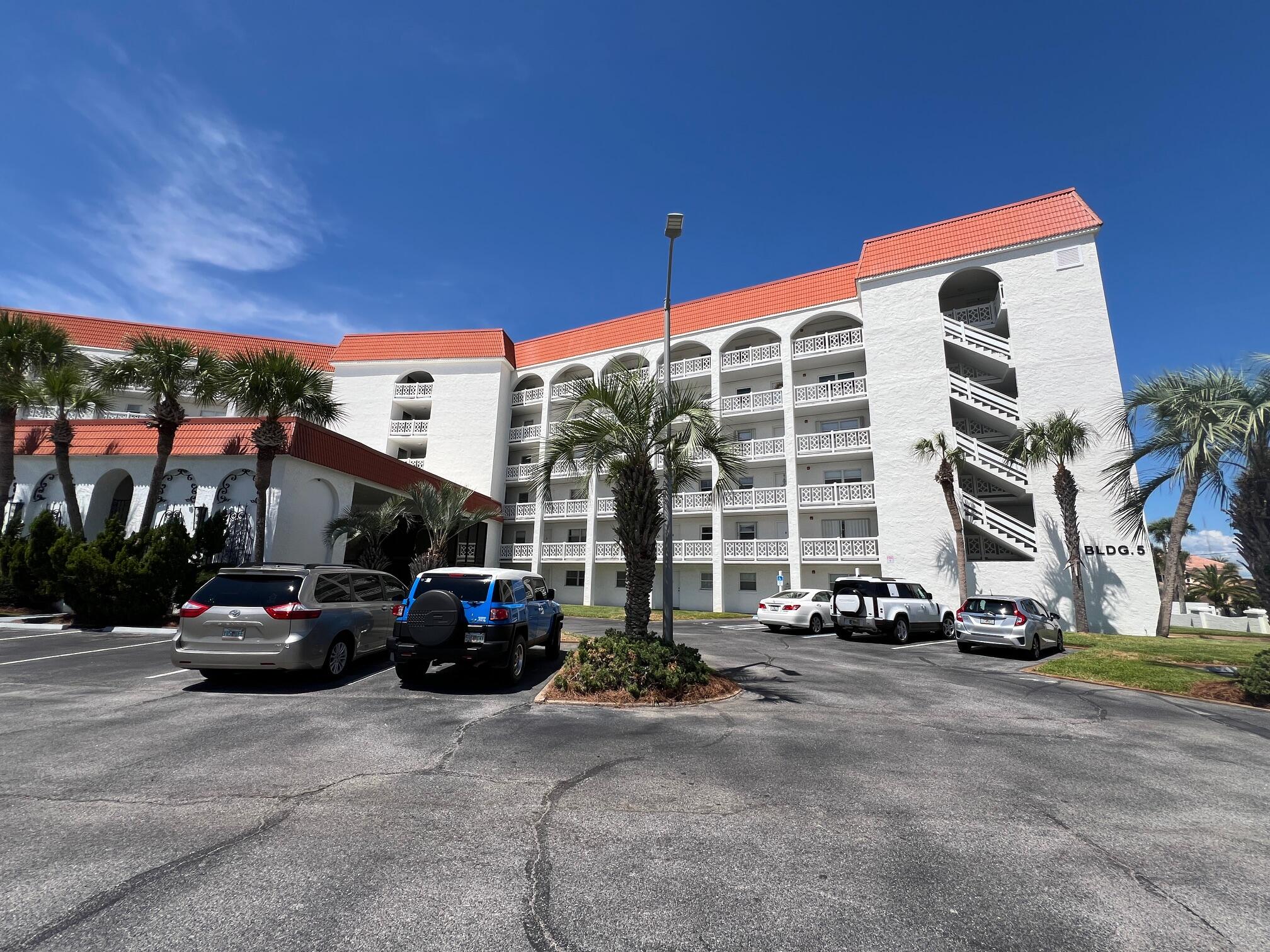 EL MATADOR CONDO - Residential