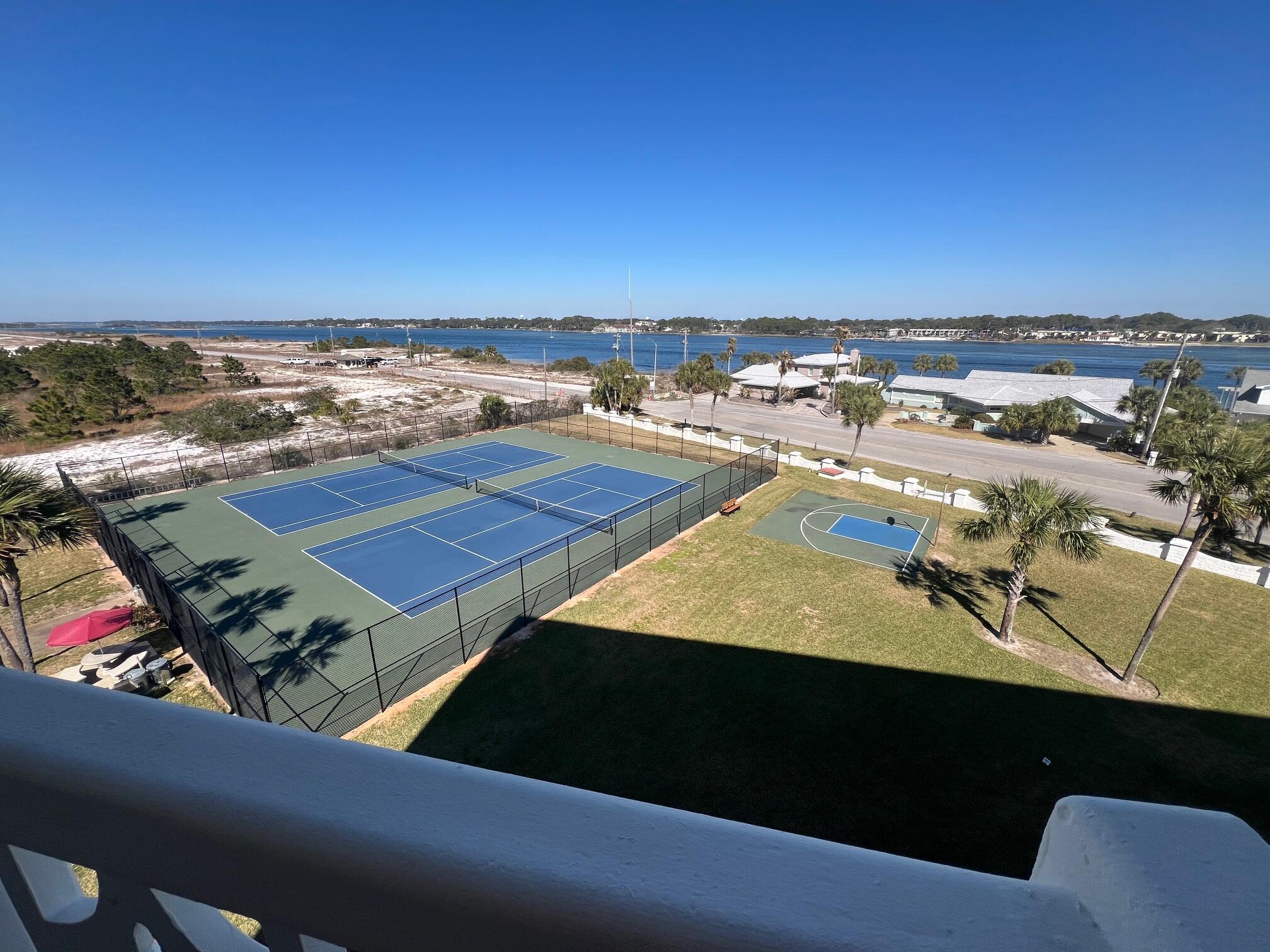 EL MATADOR CONDO - Residential