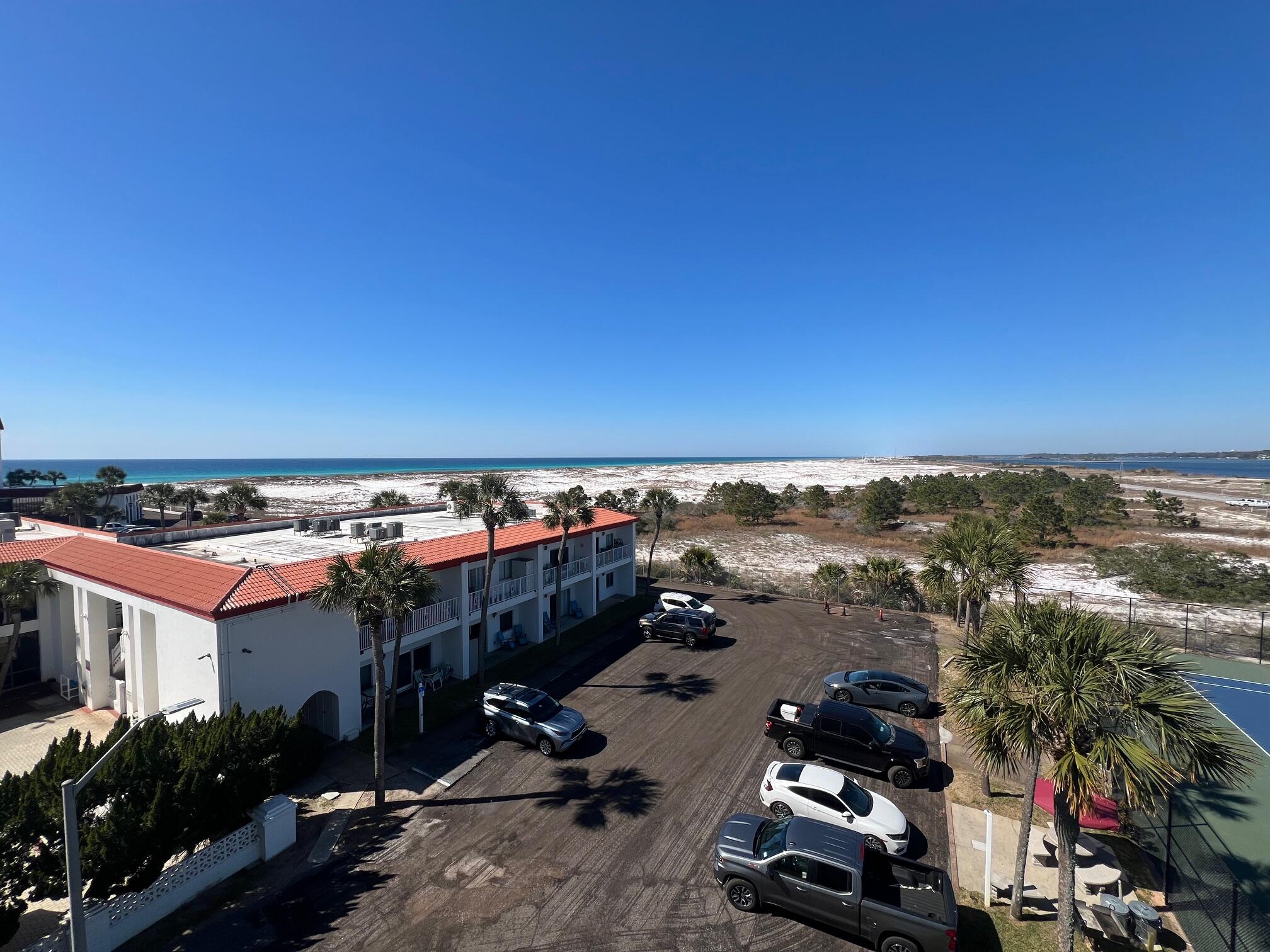 EL MATADOR CONDO - Residential