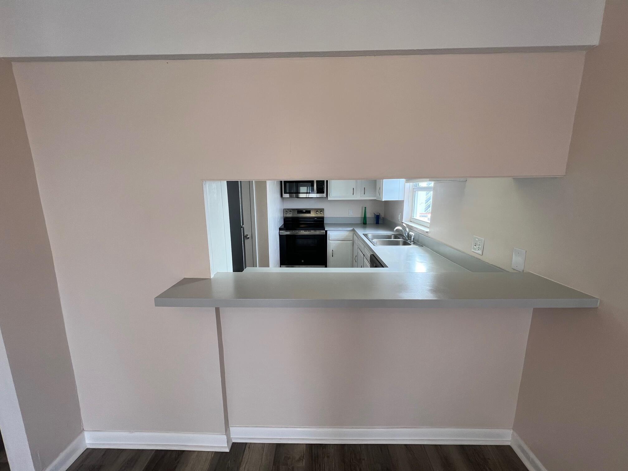 EL MATADOR CONDO - Residential