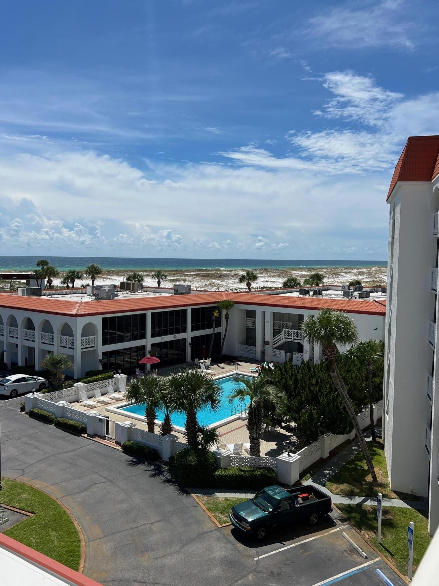 EL MATADOR CONDO - Residential