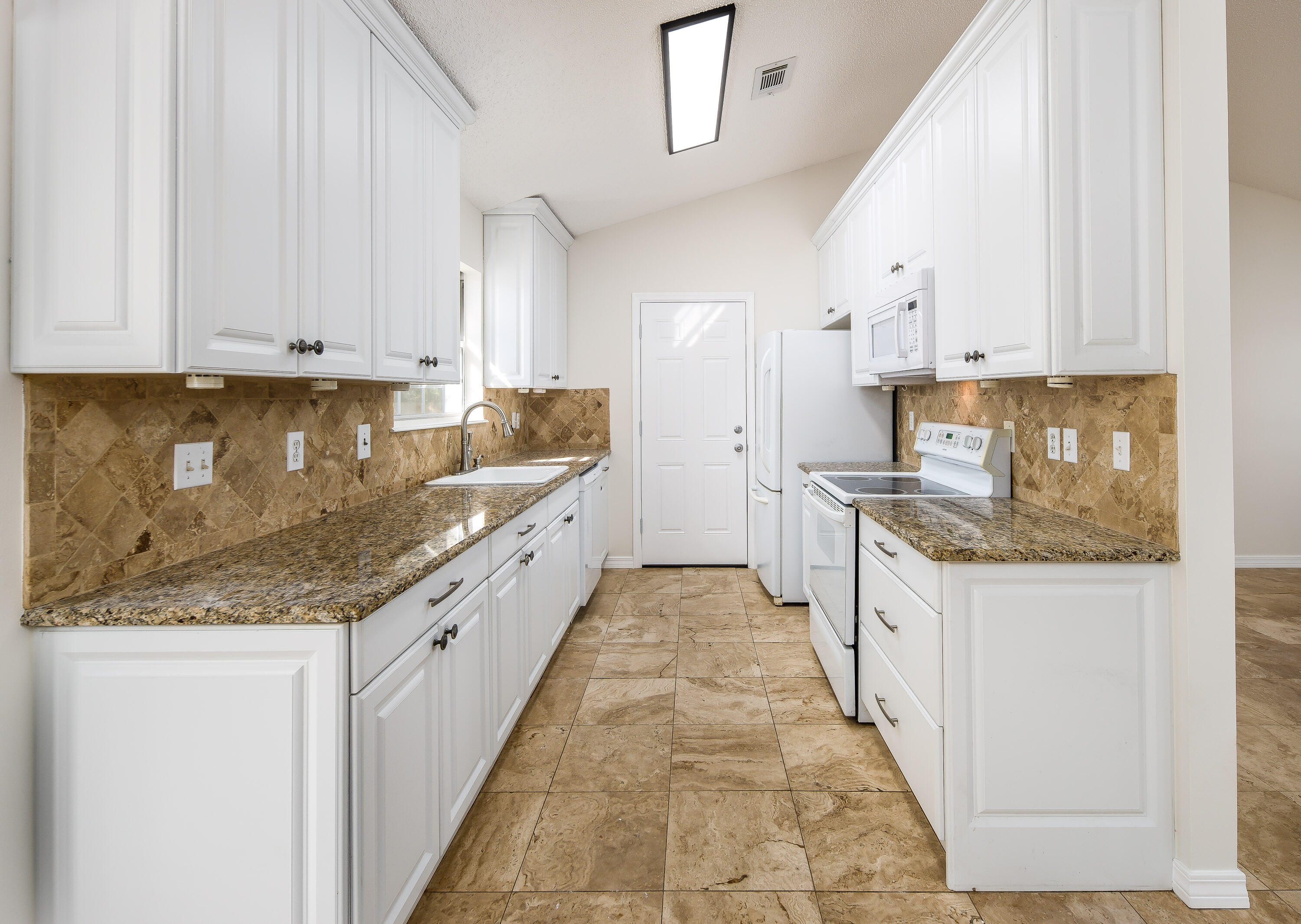 HOLLEY BY THE SEA - Residential