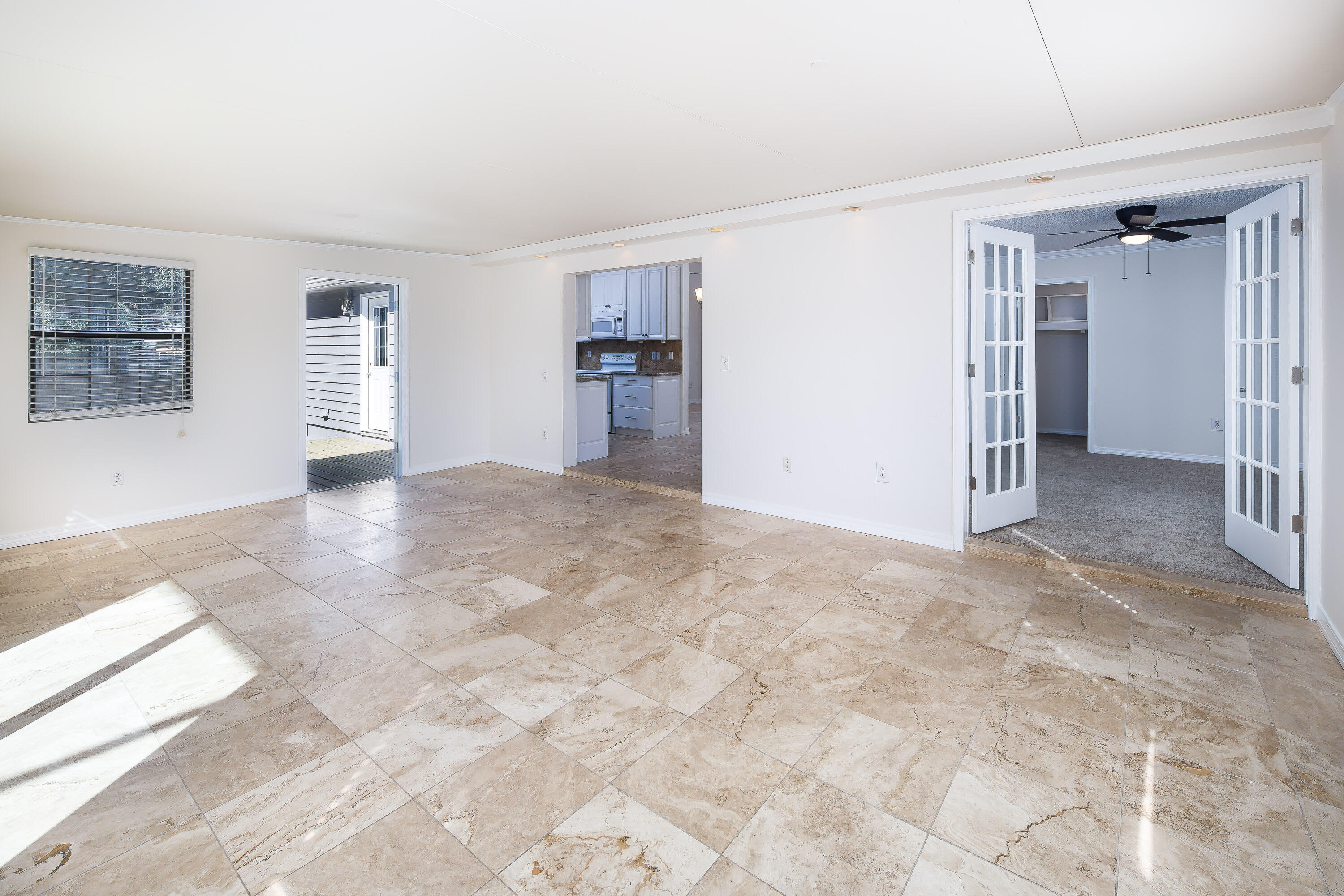 HOLLEY BY THE SEA - Residential