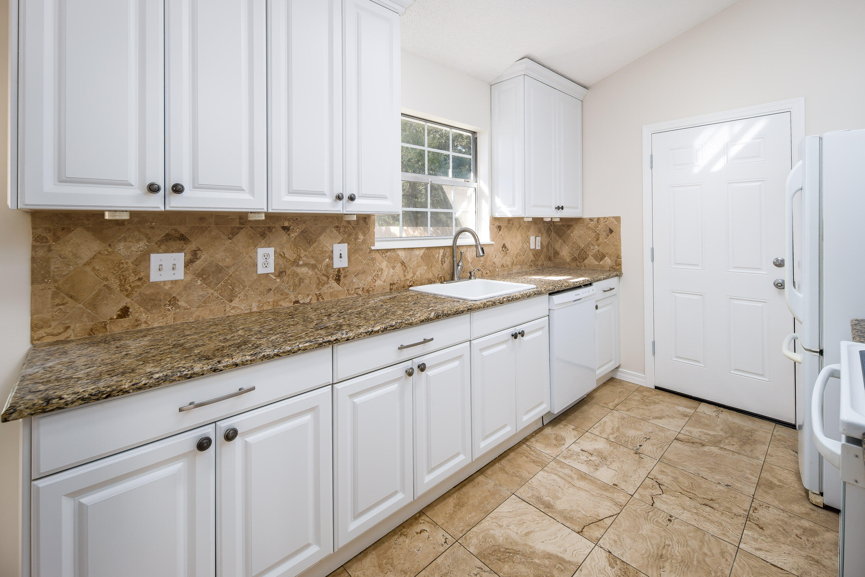 HOLLEY BY THE SEA - Residential