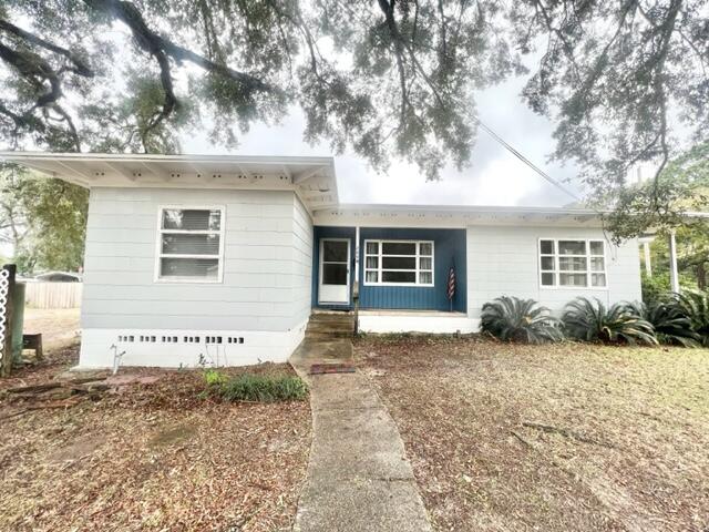 Available Now!This charming 2 bedroom 1 bathroom home features a large front porch, spacious living room, kitchen with full-size refrigerator and stove with wood flooring, and nice size bedrooms with closets! The bathroom features a shower/tub combo! Washer and dryer included on the shared porch.Pets allowed with Owner Approval*$50 of monthly rent goes towards a Resident Benefits Package which includes Renters Insurance, Air Filter delivery, Identity protection, Resident Rewards program, Credit Building, Move-In Concierge, 24/7 Maintenance coordination*Tenant to verify all data. Please contact Sound Choice Real Estate to schedule as showing- 850.389.8533.