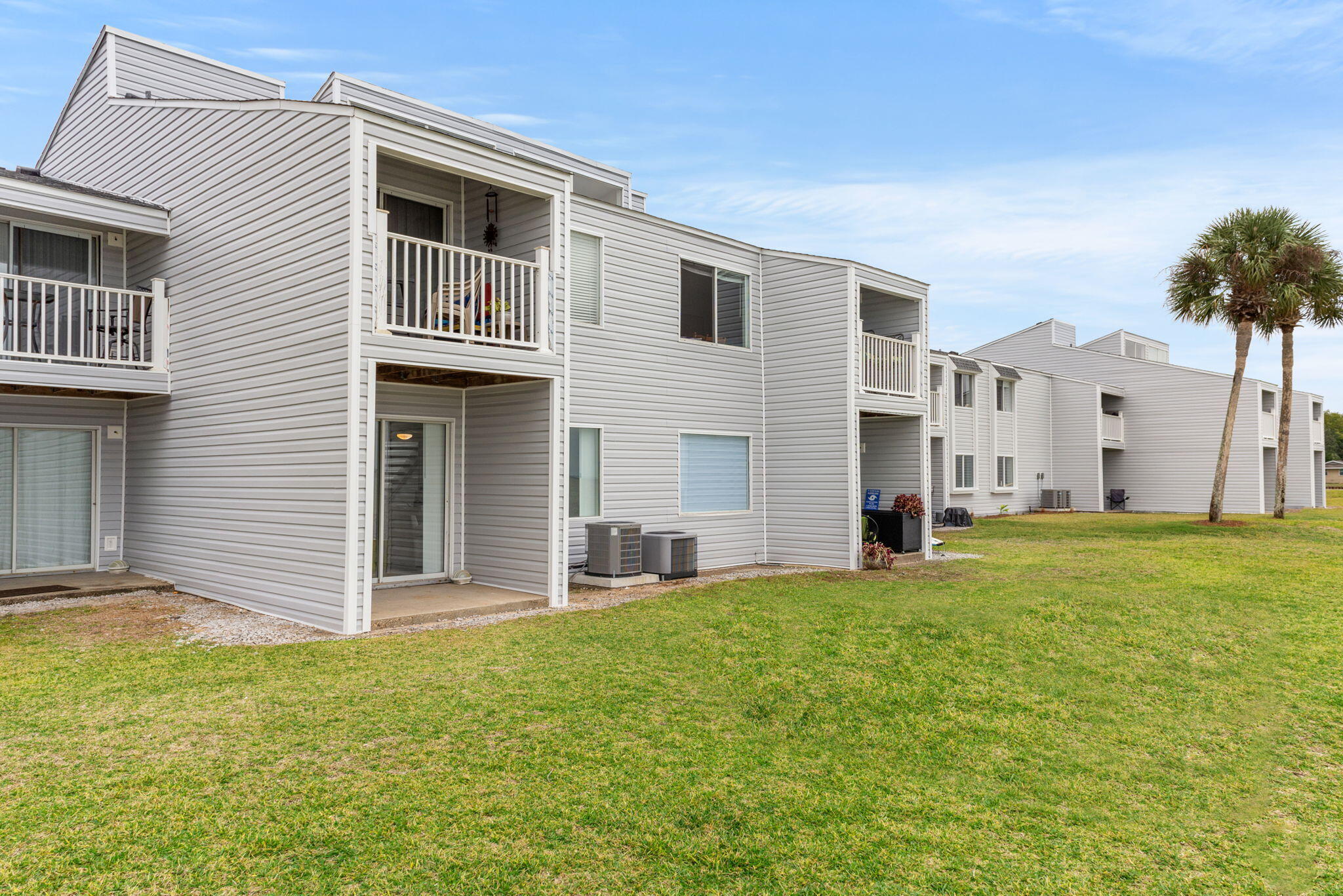 FINISTERRA CONDO - Residential