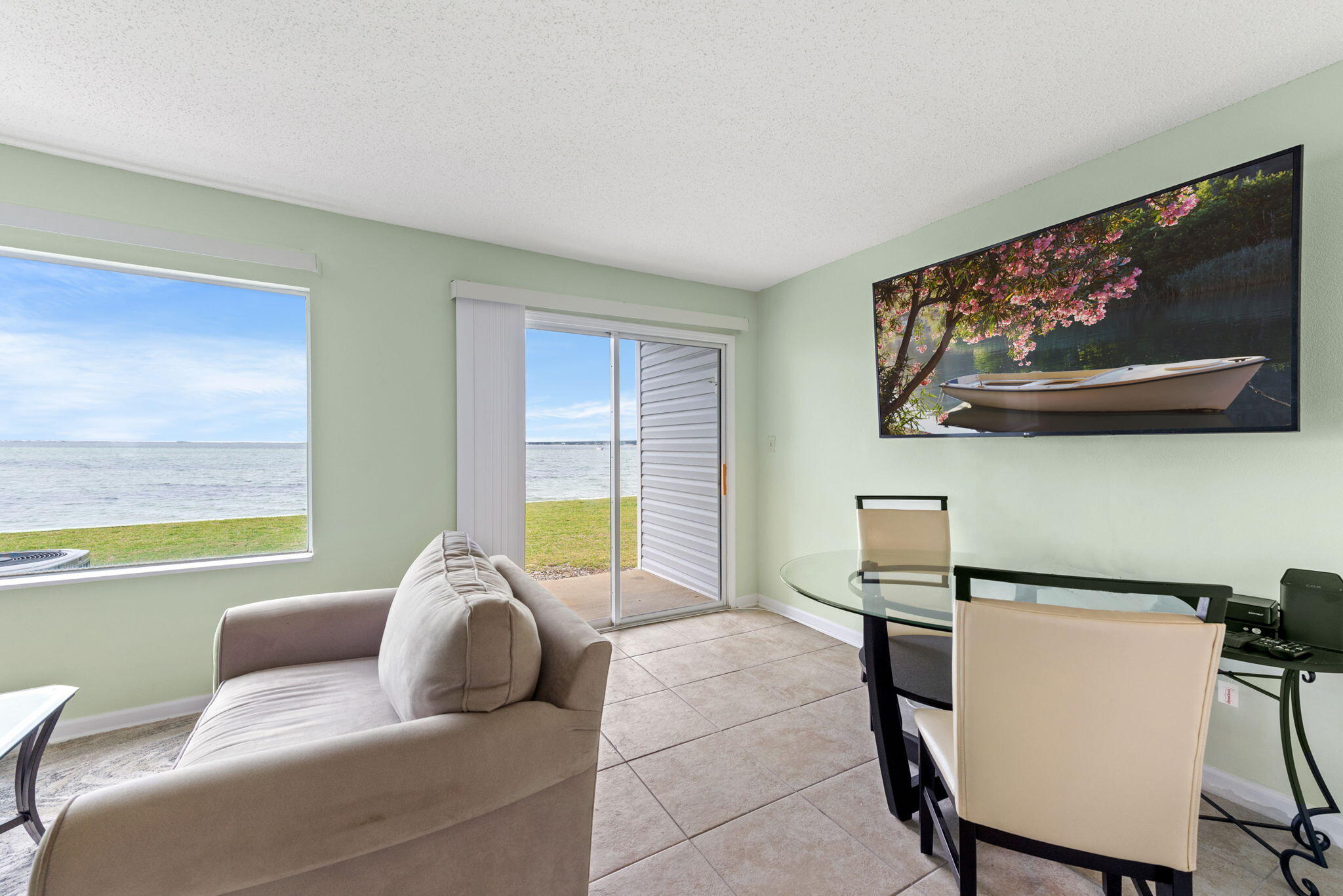 FINISTERRA CONDO - Residential