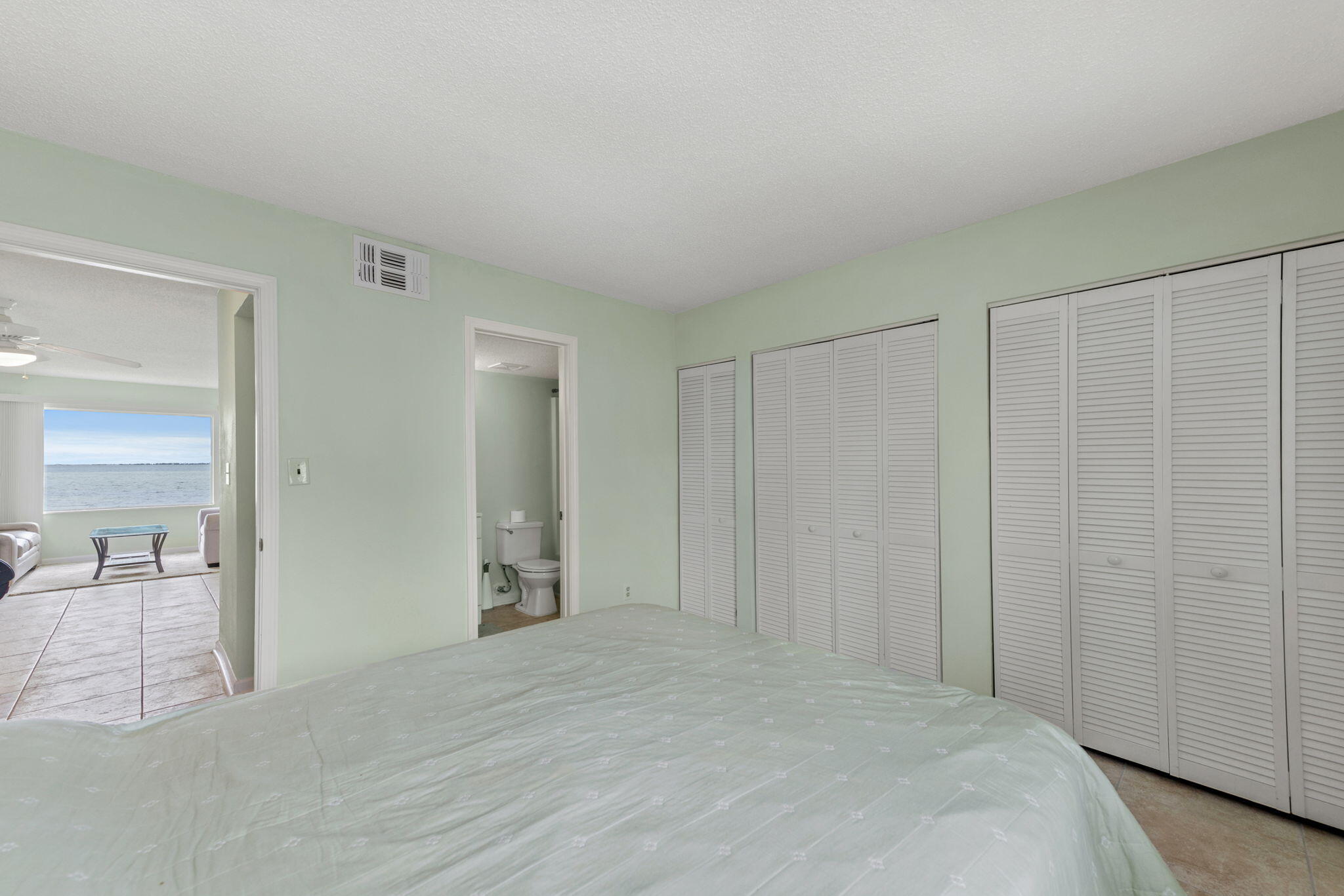 FINISTERRA CONDO - Residential