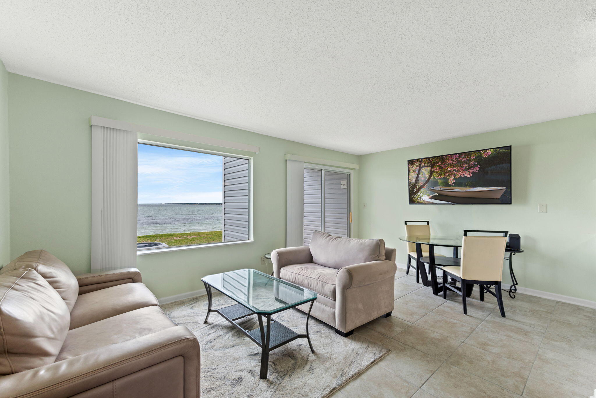 FINISTERRA CONDO - Residential