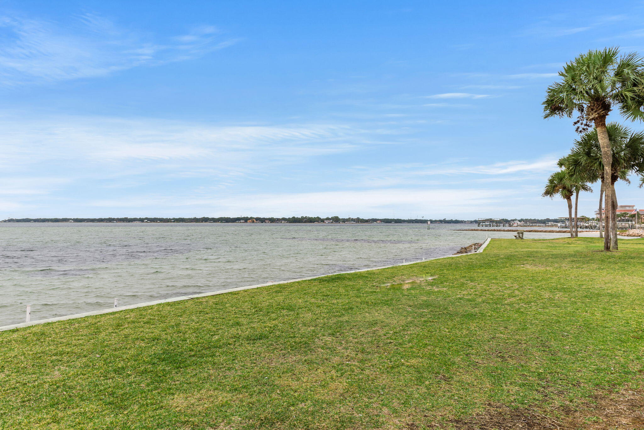 FINISTERRA CONDO - Residential