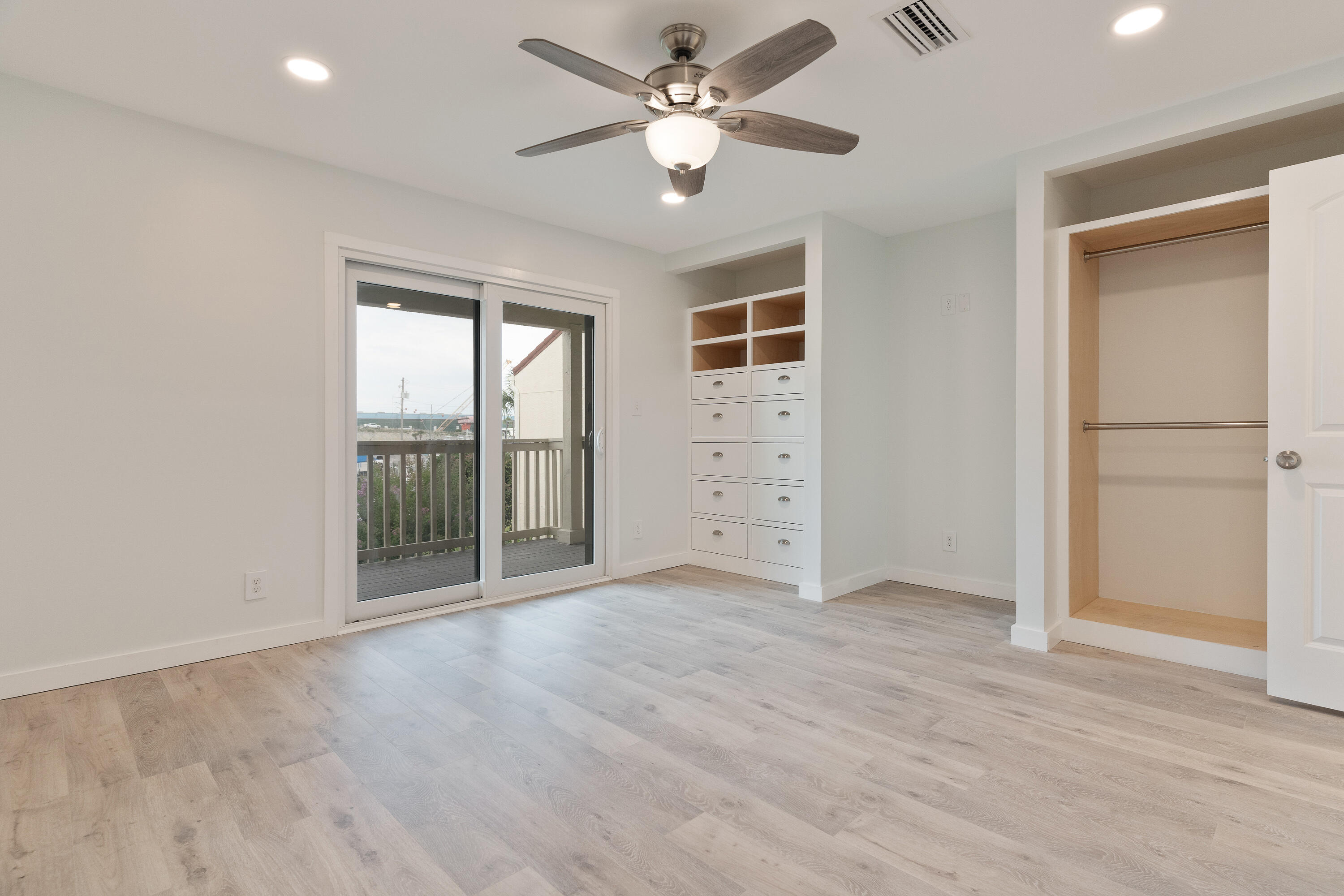 CLIPPER COVE T/H - Residential