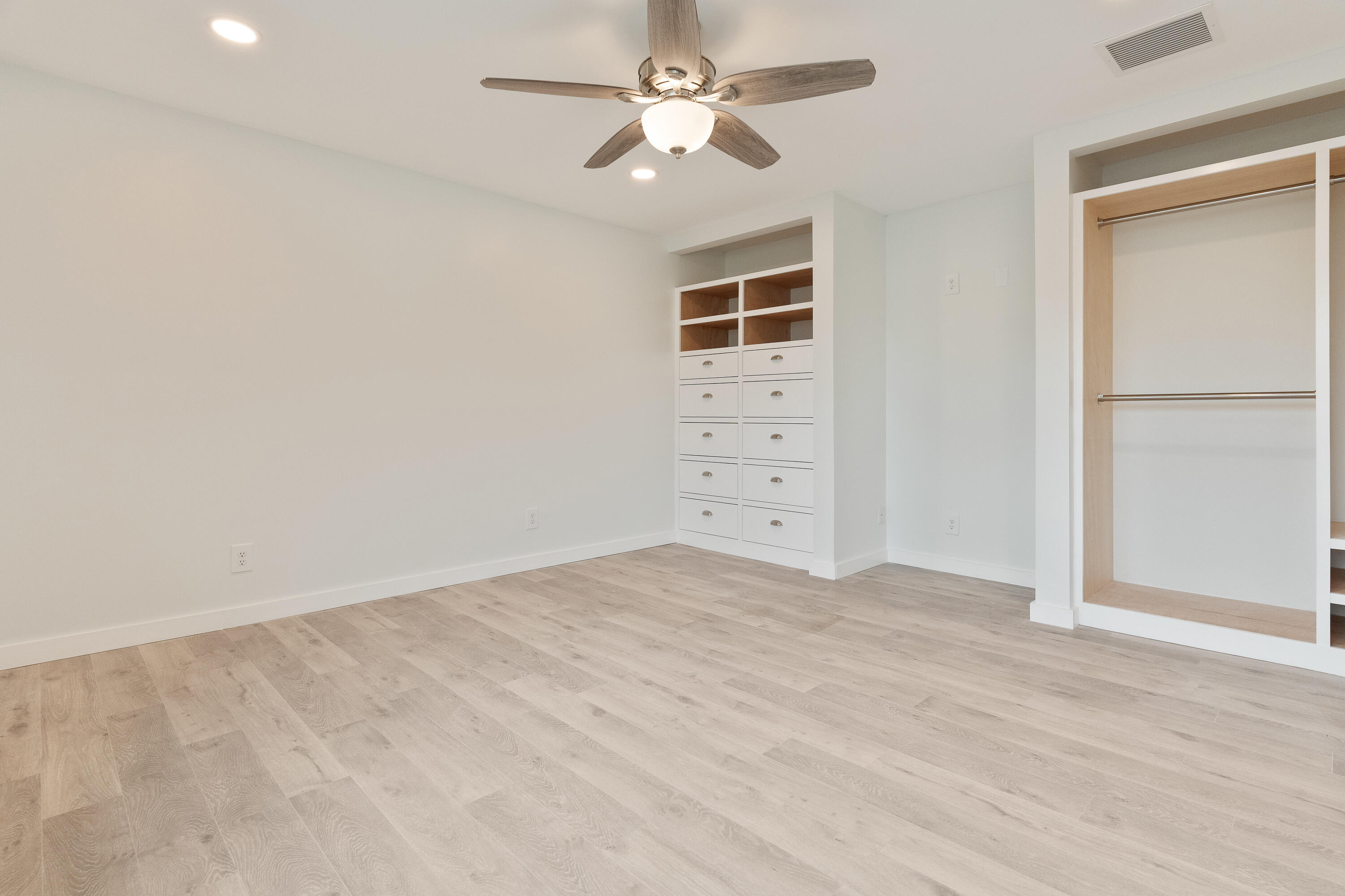 CLIPPER COVE T/H - Residential