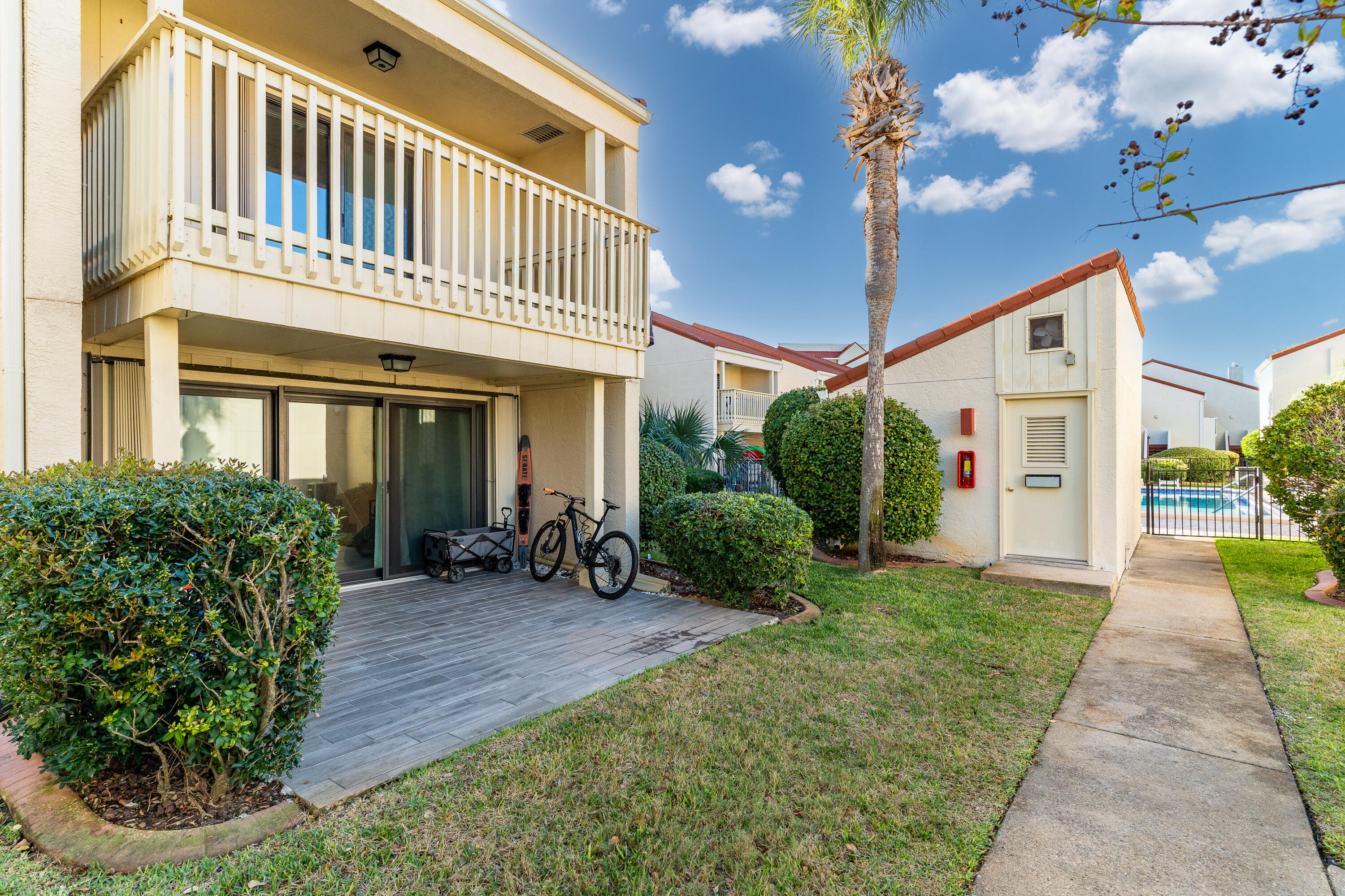 CLIPPER COVE T/H - Residential