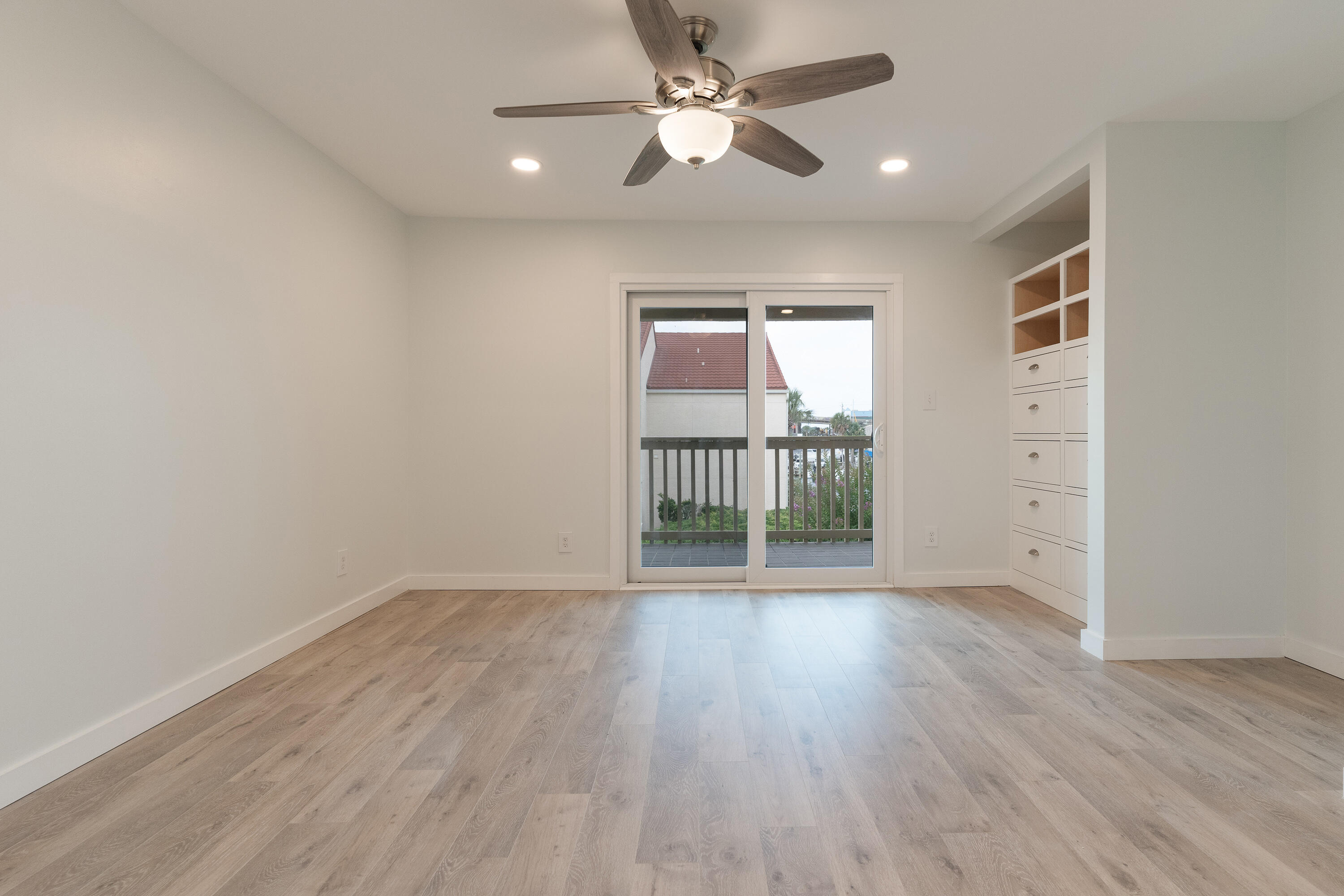 CLIPPER COVE T/H - Residential