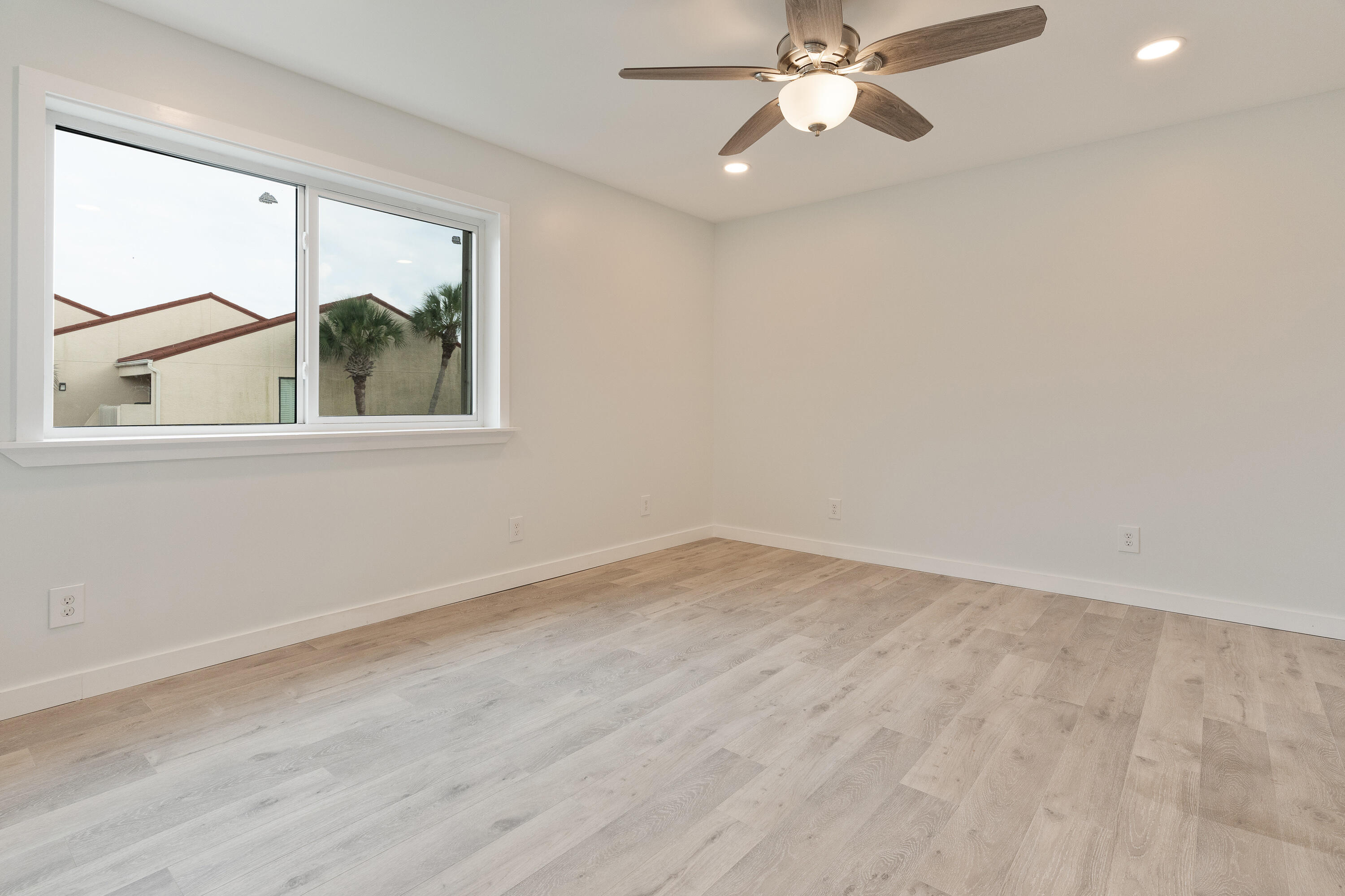 CLIPPER COVE T/H - Residential