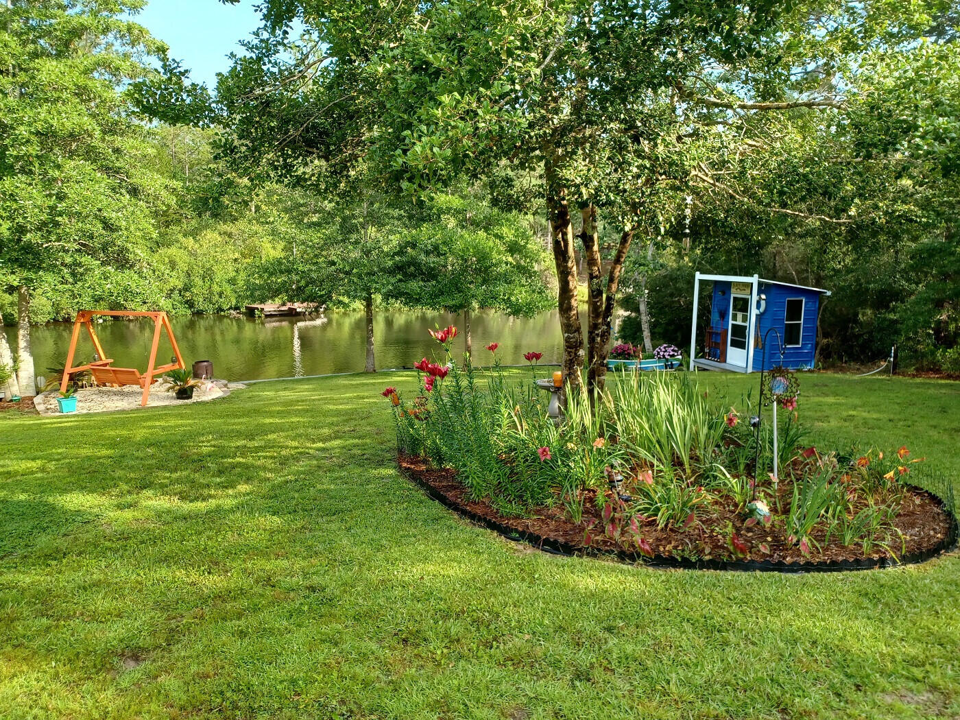 MIRROR LAKE - Residential