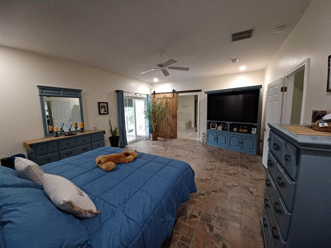 MIRROR LAKE - Residential