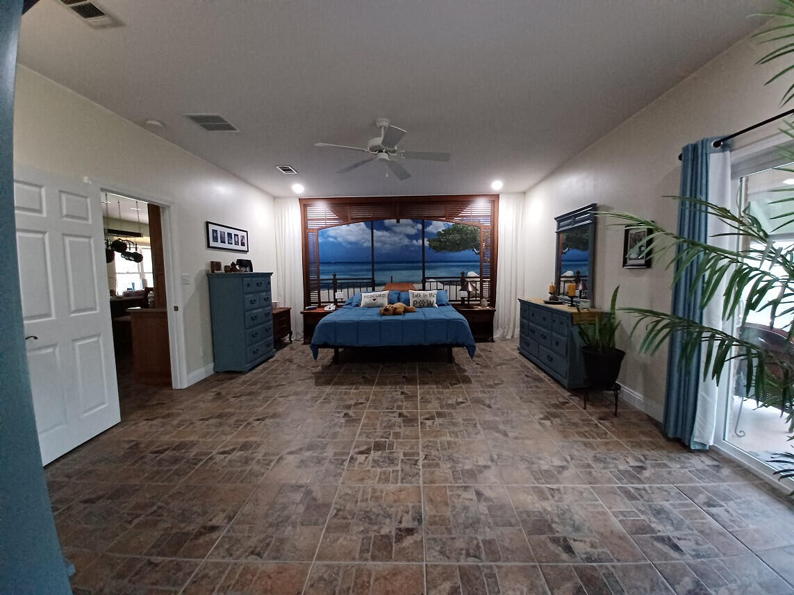 MIRROR LAKE - Residential