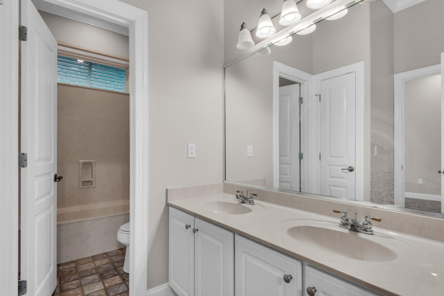 EMERALD LAKES PH 2 - Residential