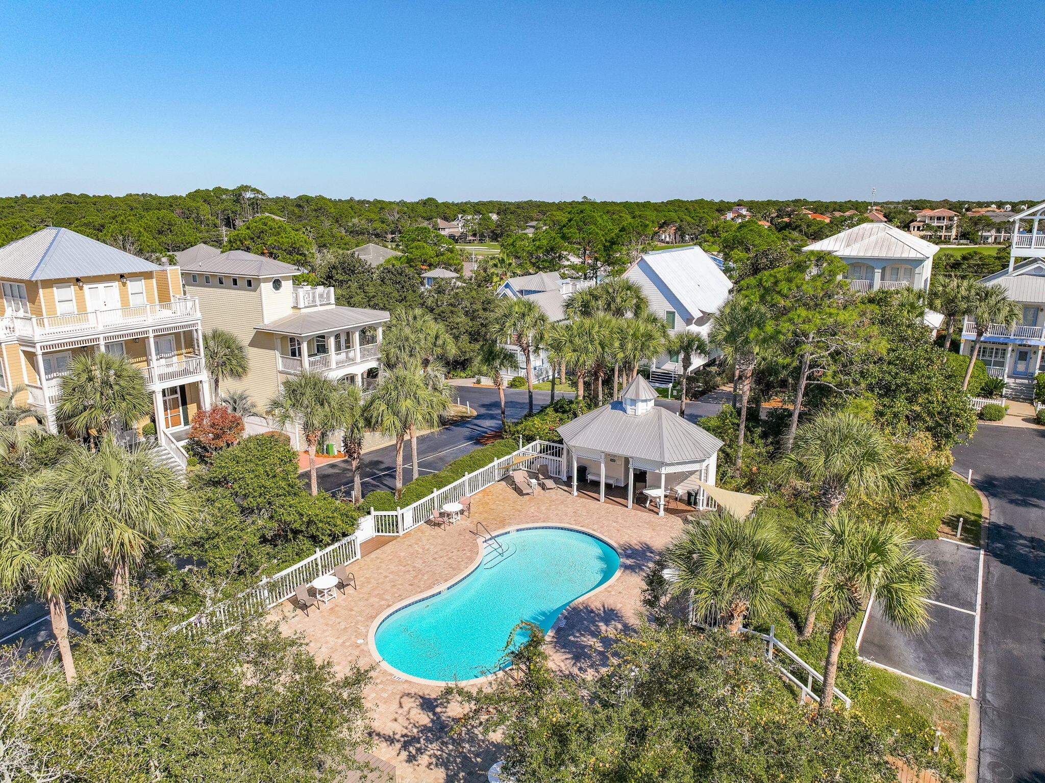 CALYPSO POINTE - Residential