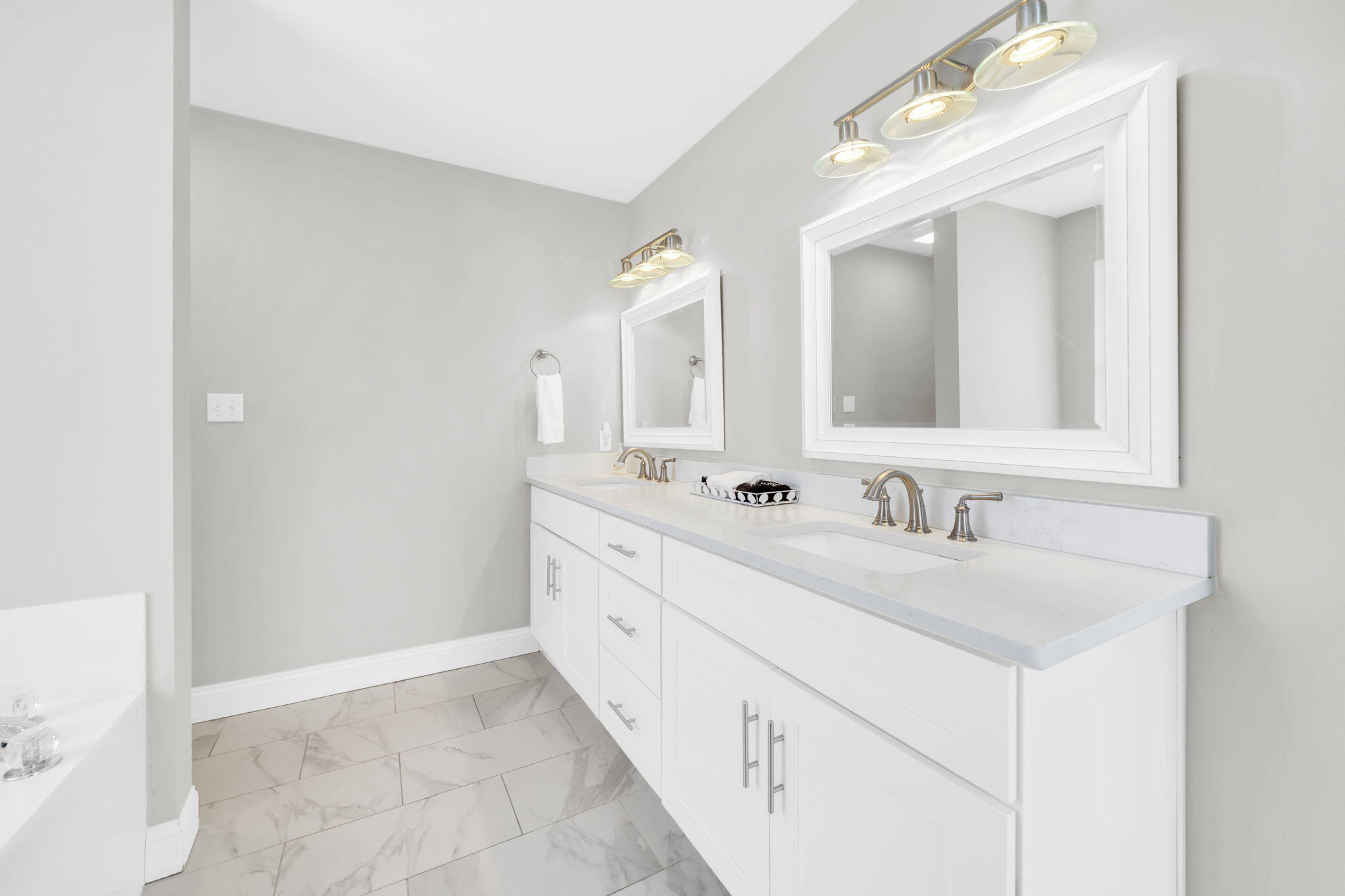 CALYPSO POINTE - Residential