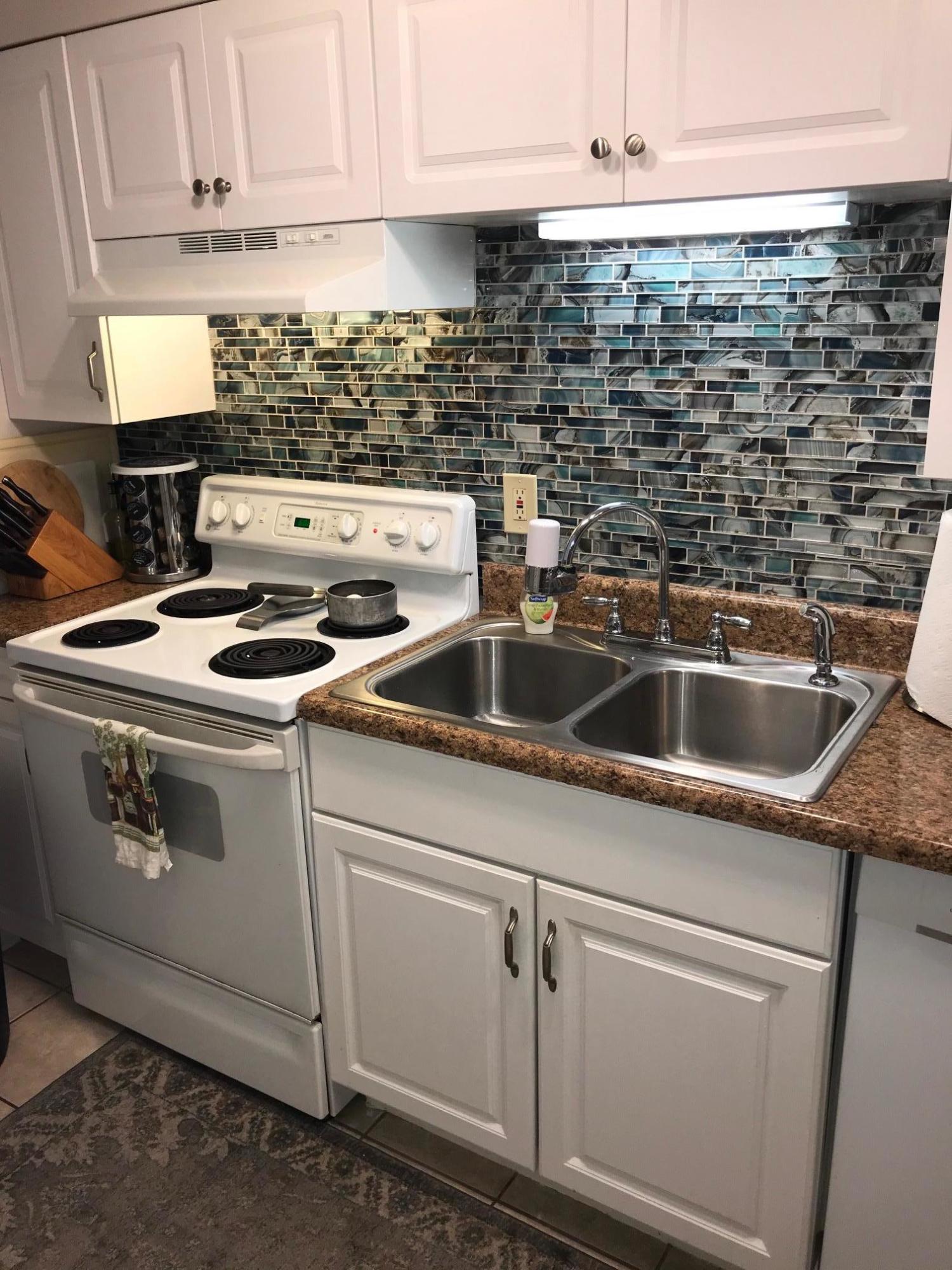 POOLSIDE VILLAS CONDO - Residential