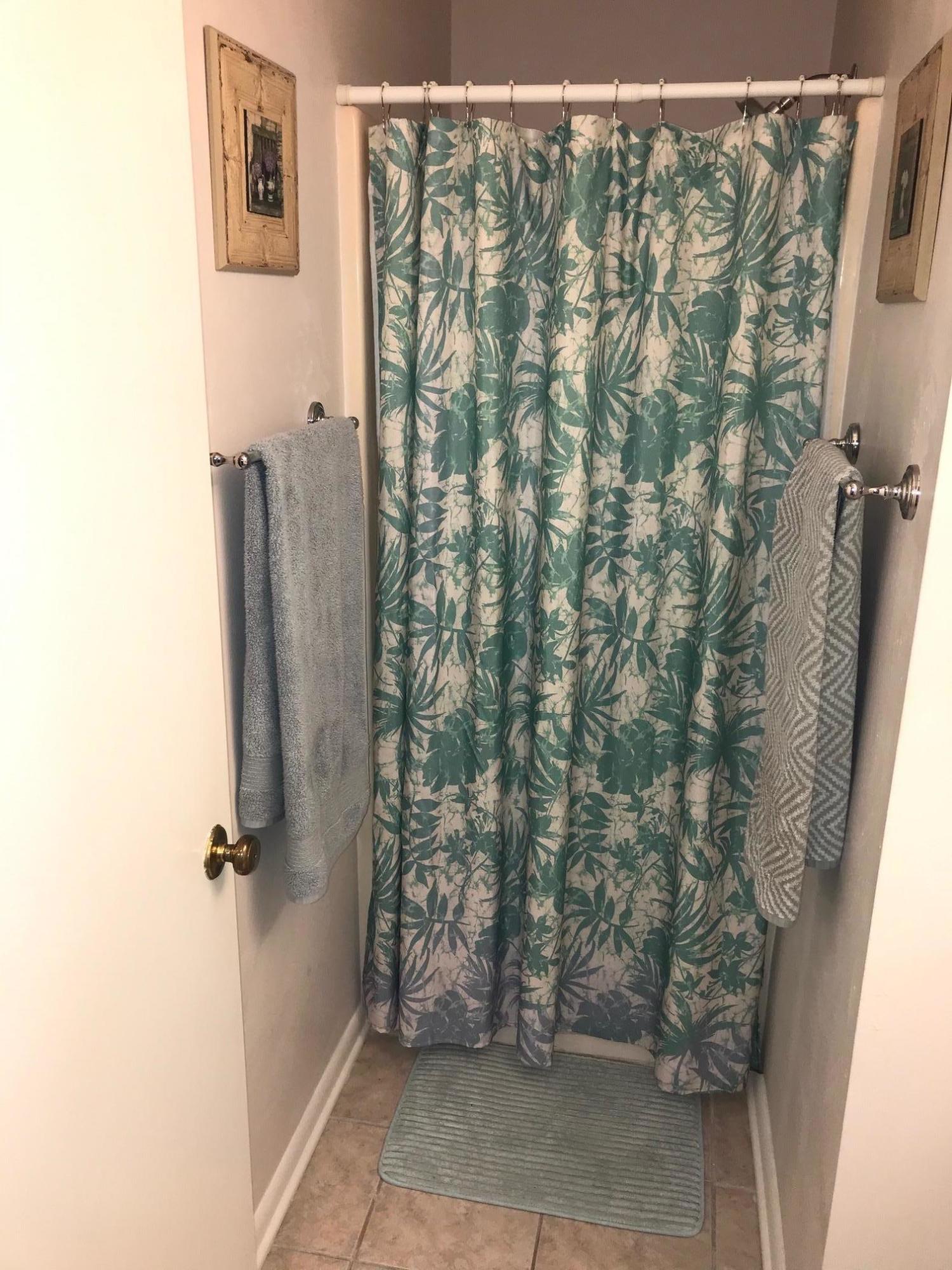 POOLSIDE VILLAS CONDO - Residential