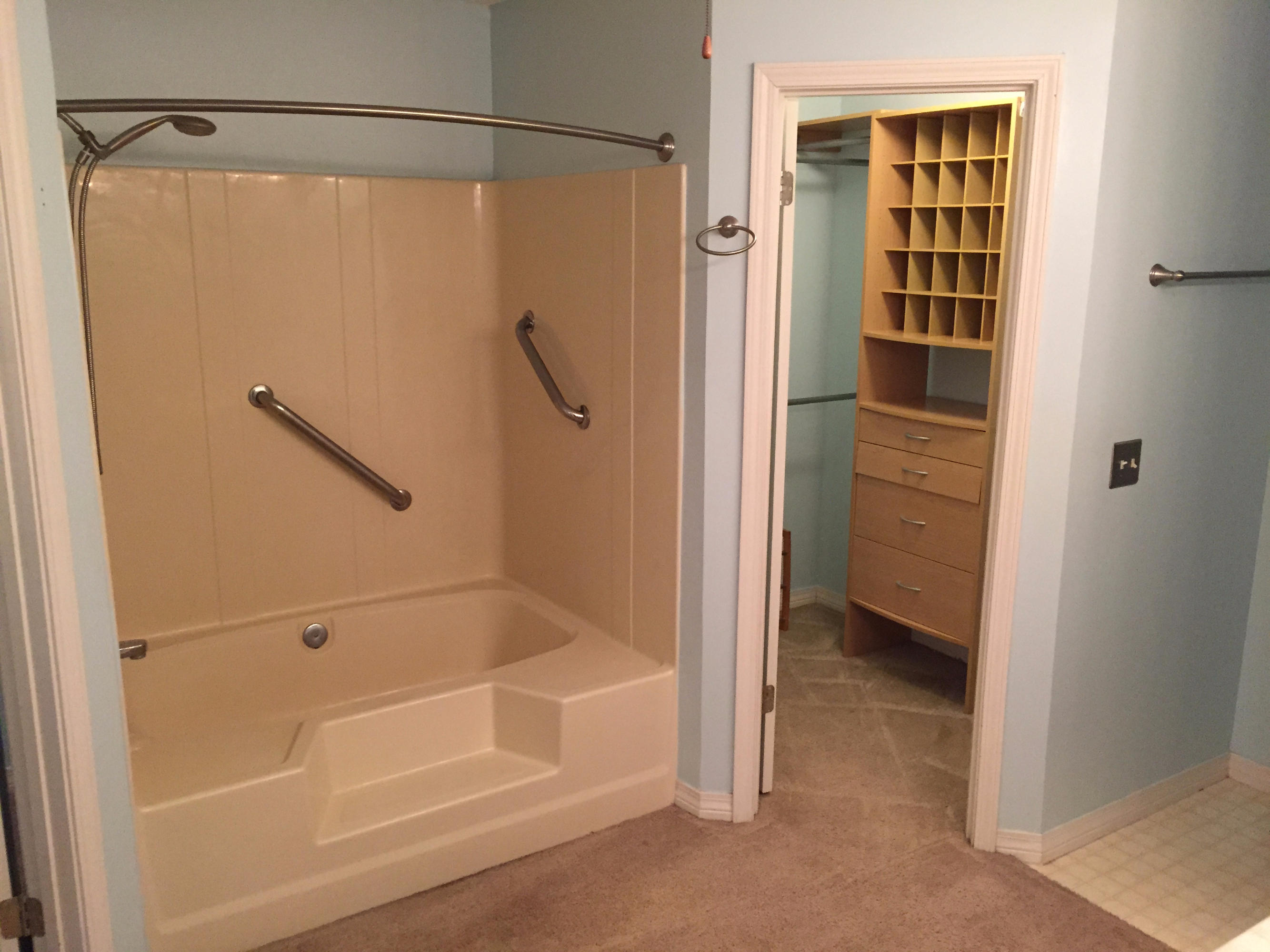 COUNTRYVIEW OAKS - Residential Lease