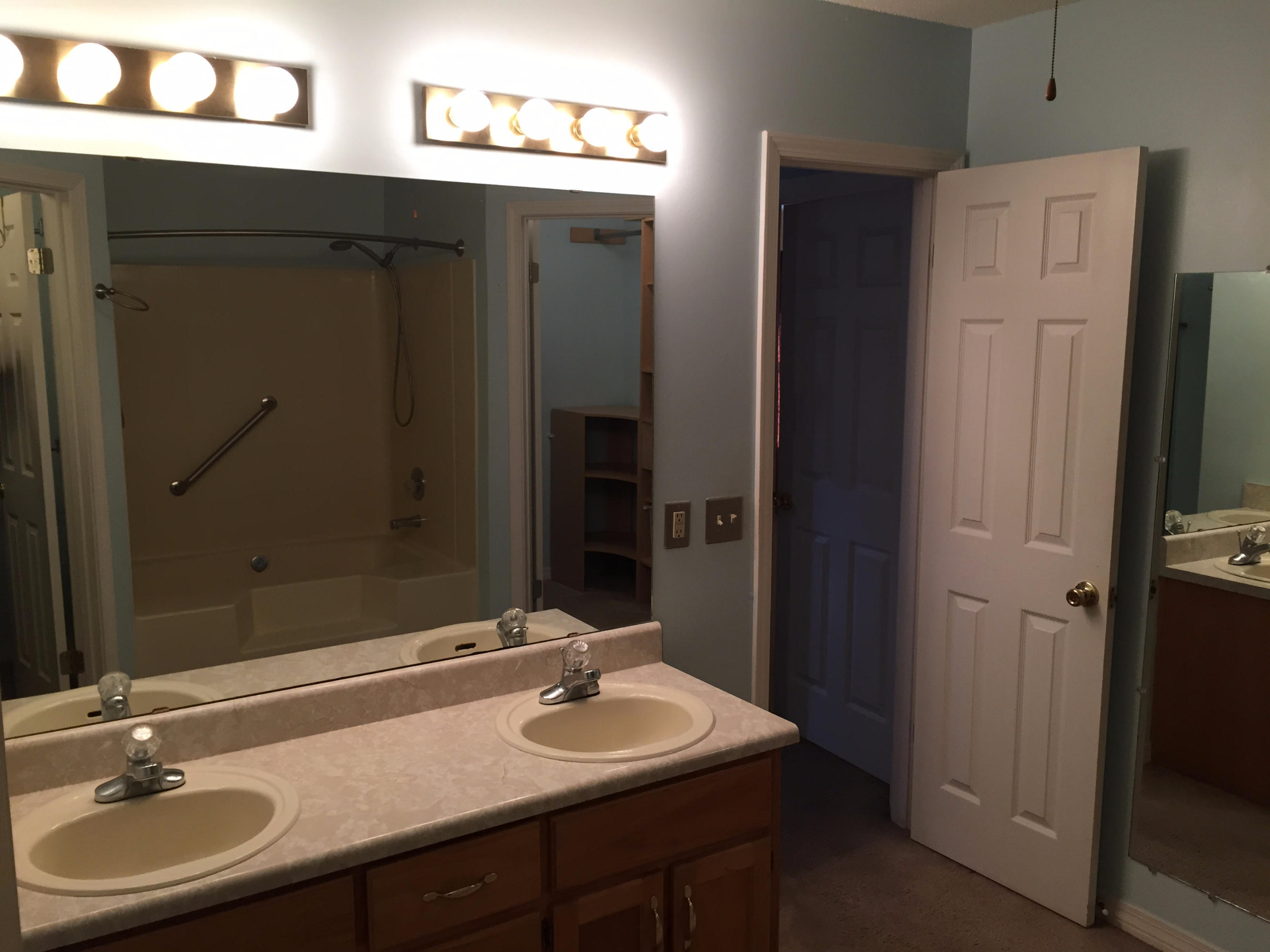 COUNTRYVIEW OAKS - Residential Lease