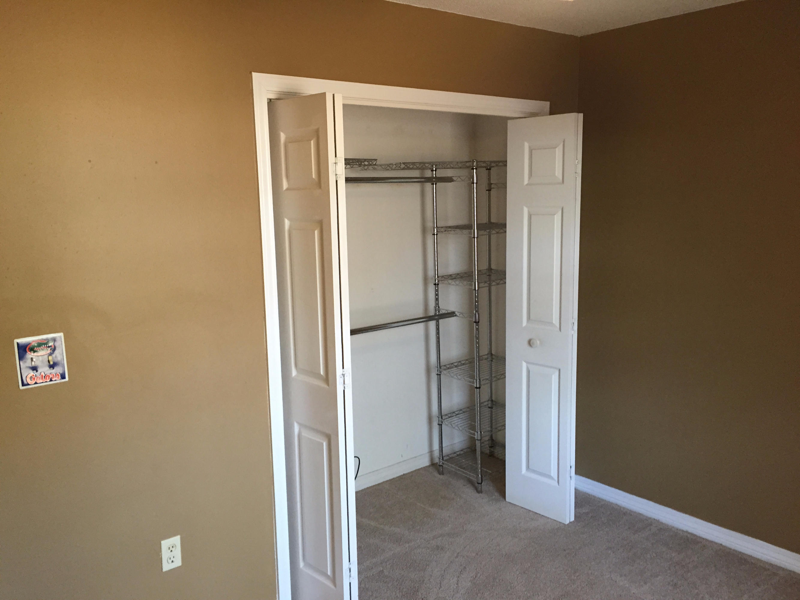 COUNTRYVIEW OAKS - Residential Lease