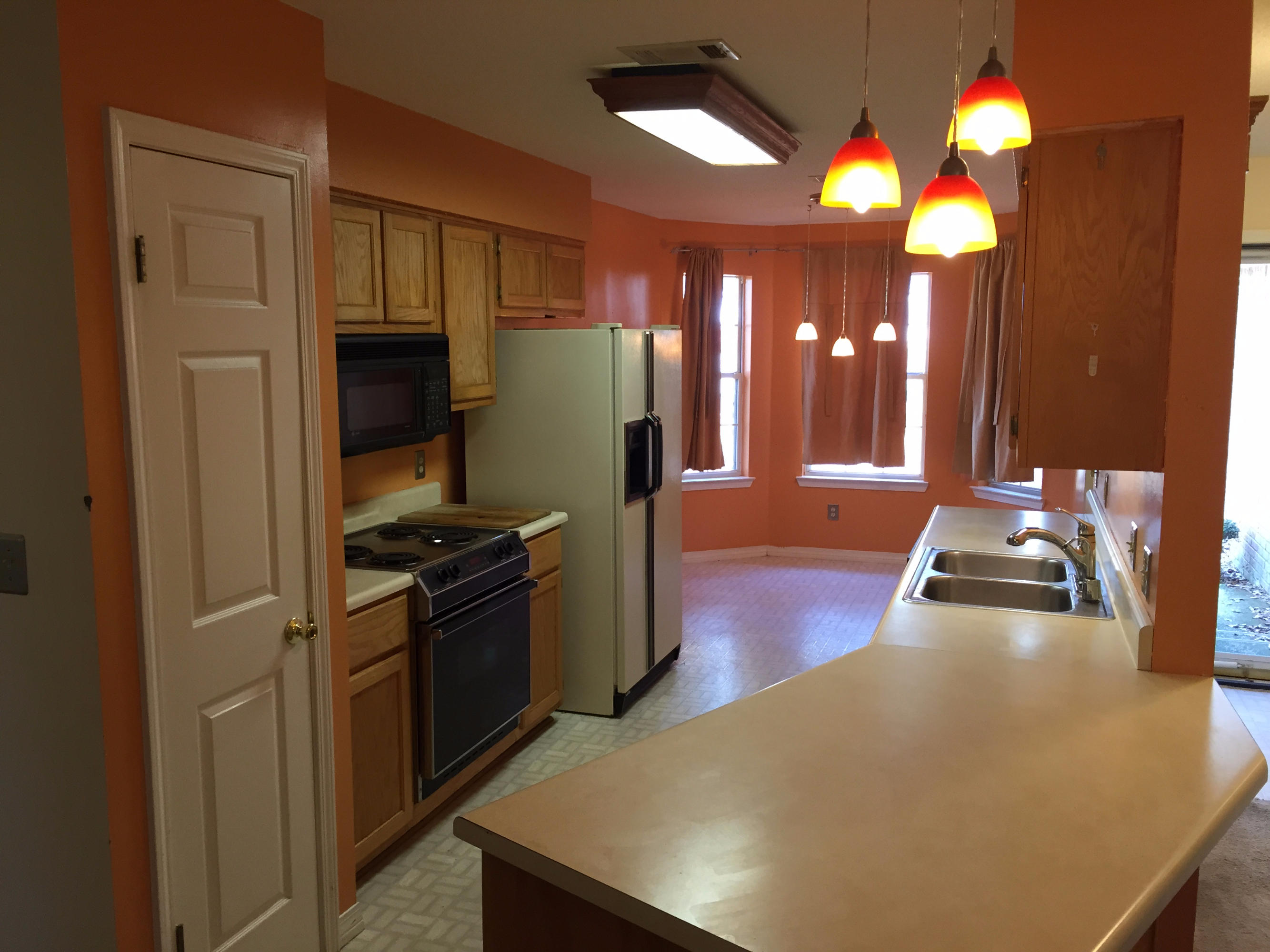 COUNTRYVIEW OAKS - Residential Lease