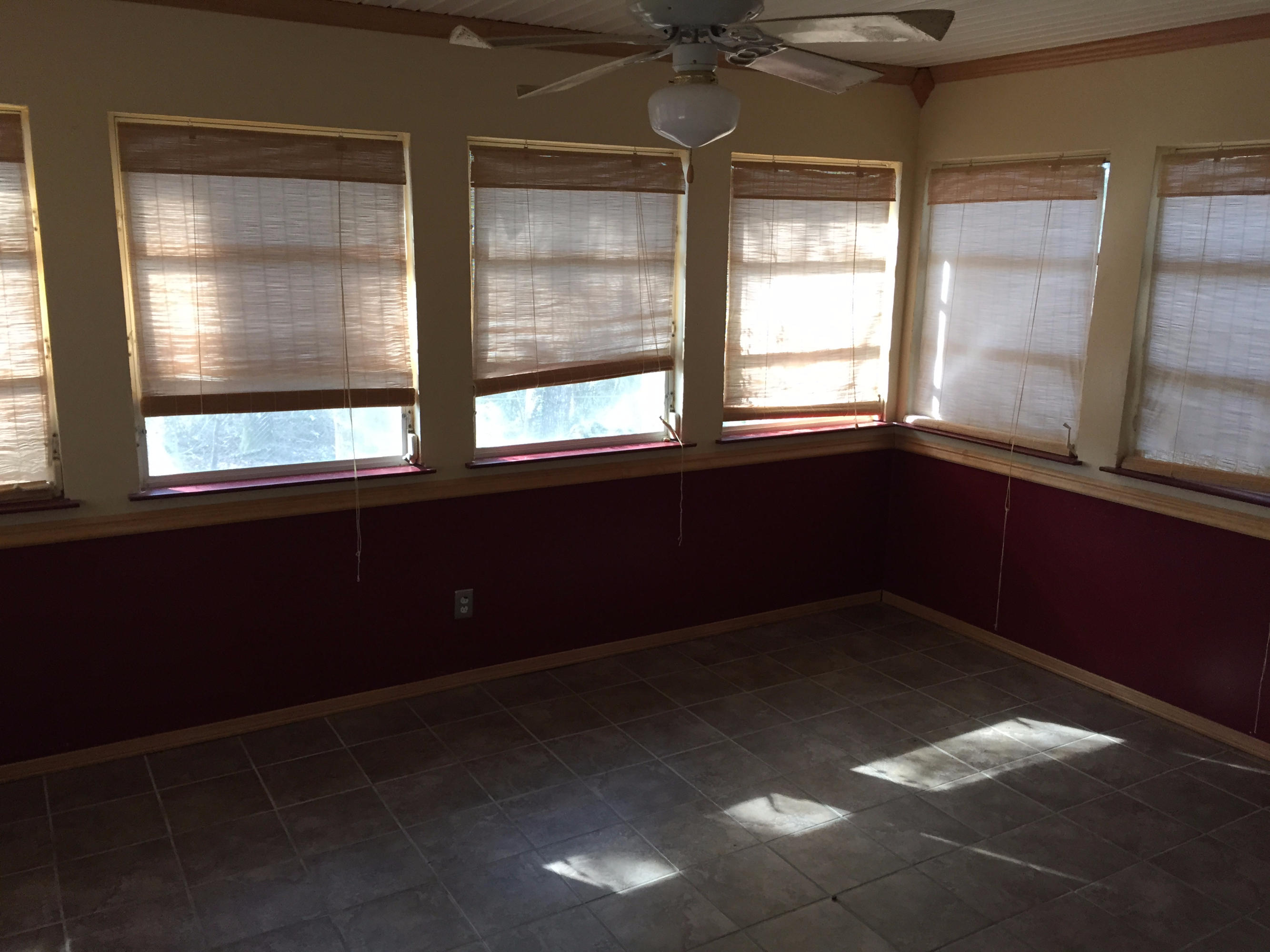 COUNTRYVIEW OAKS - Residential Lease