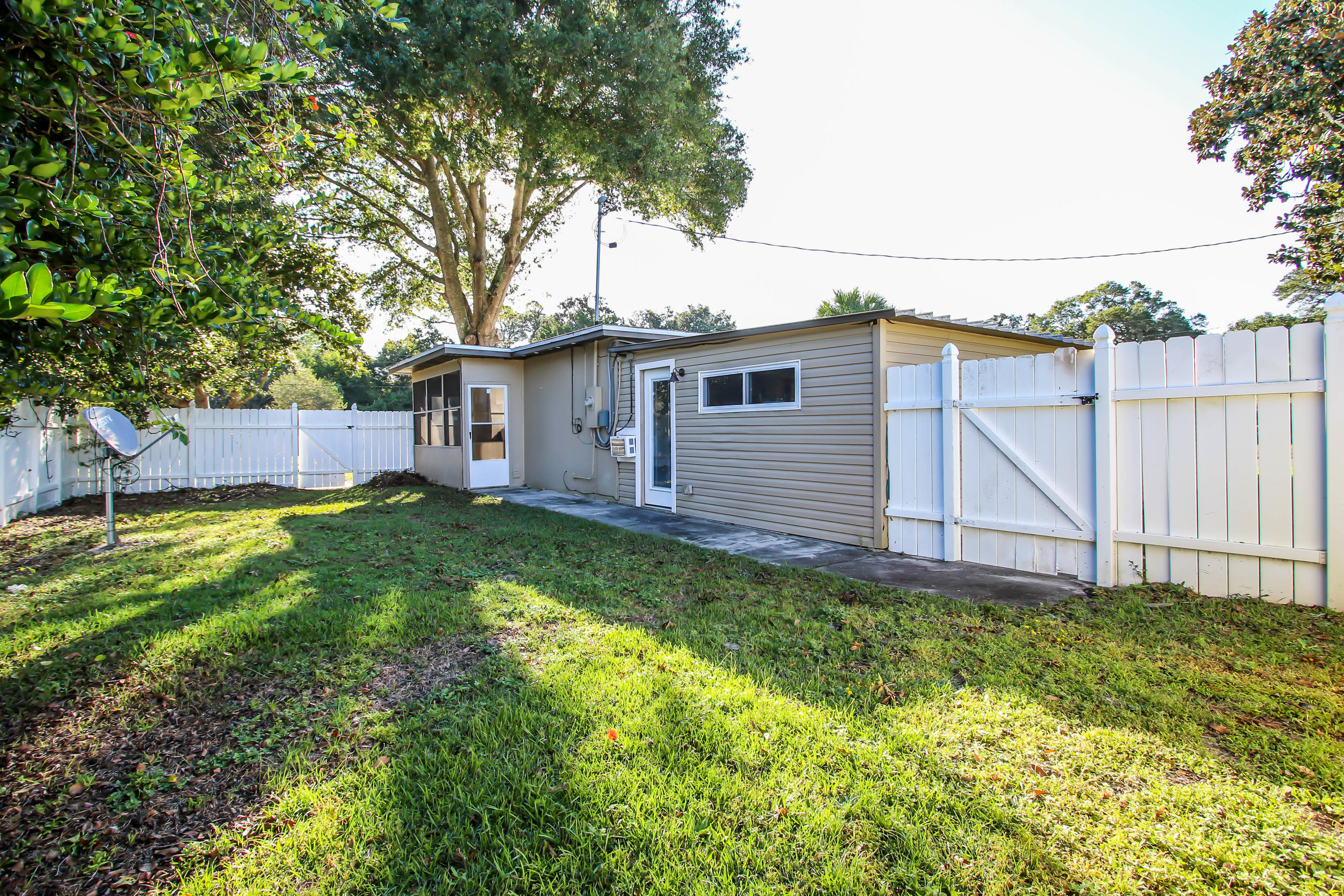 OAK TREE PARK - Residential