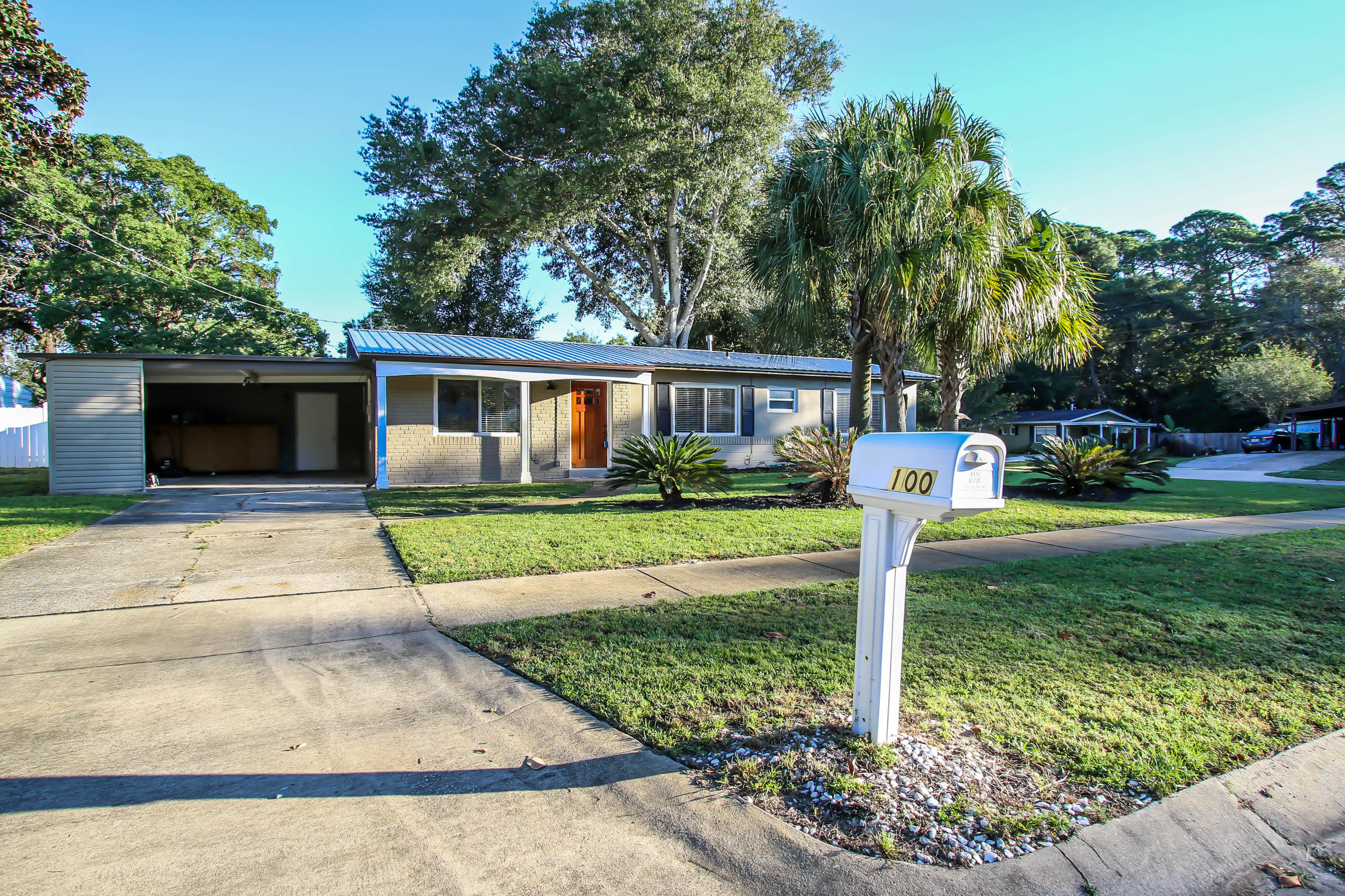 OAK TREE PARK - Residential