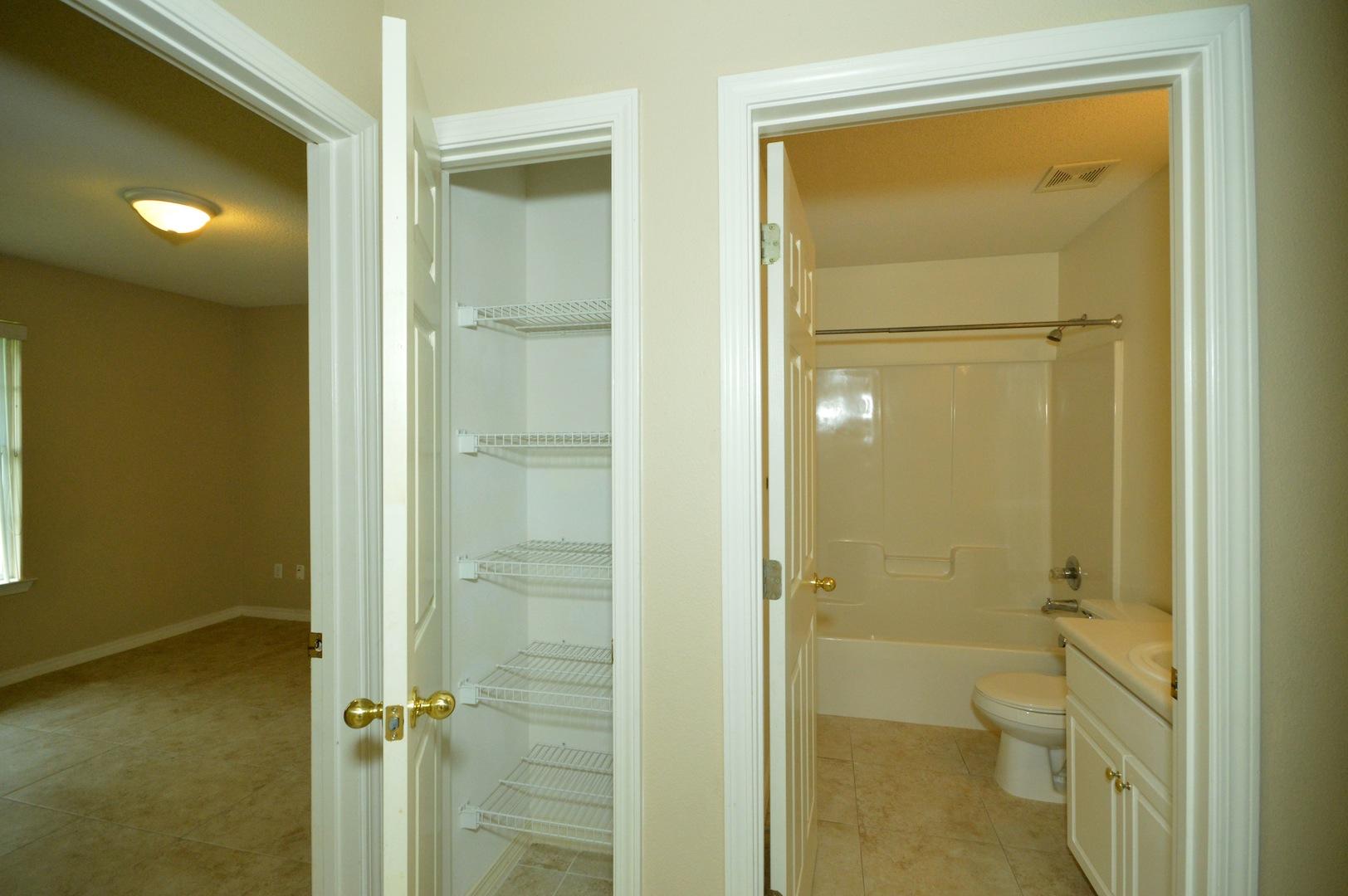 HOLLEY BY THE SEA - Residential