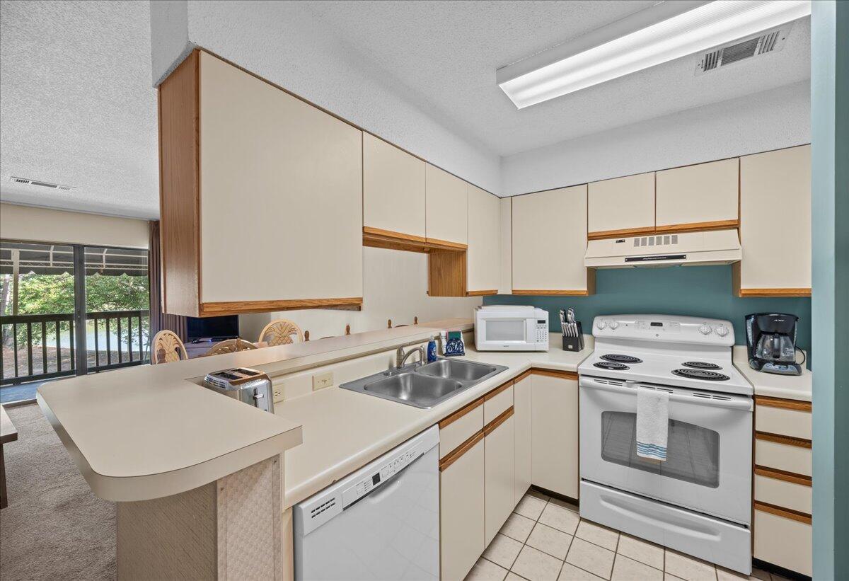 LAKESIDE CONDO AT BLUEWATER BAY - Residential