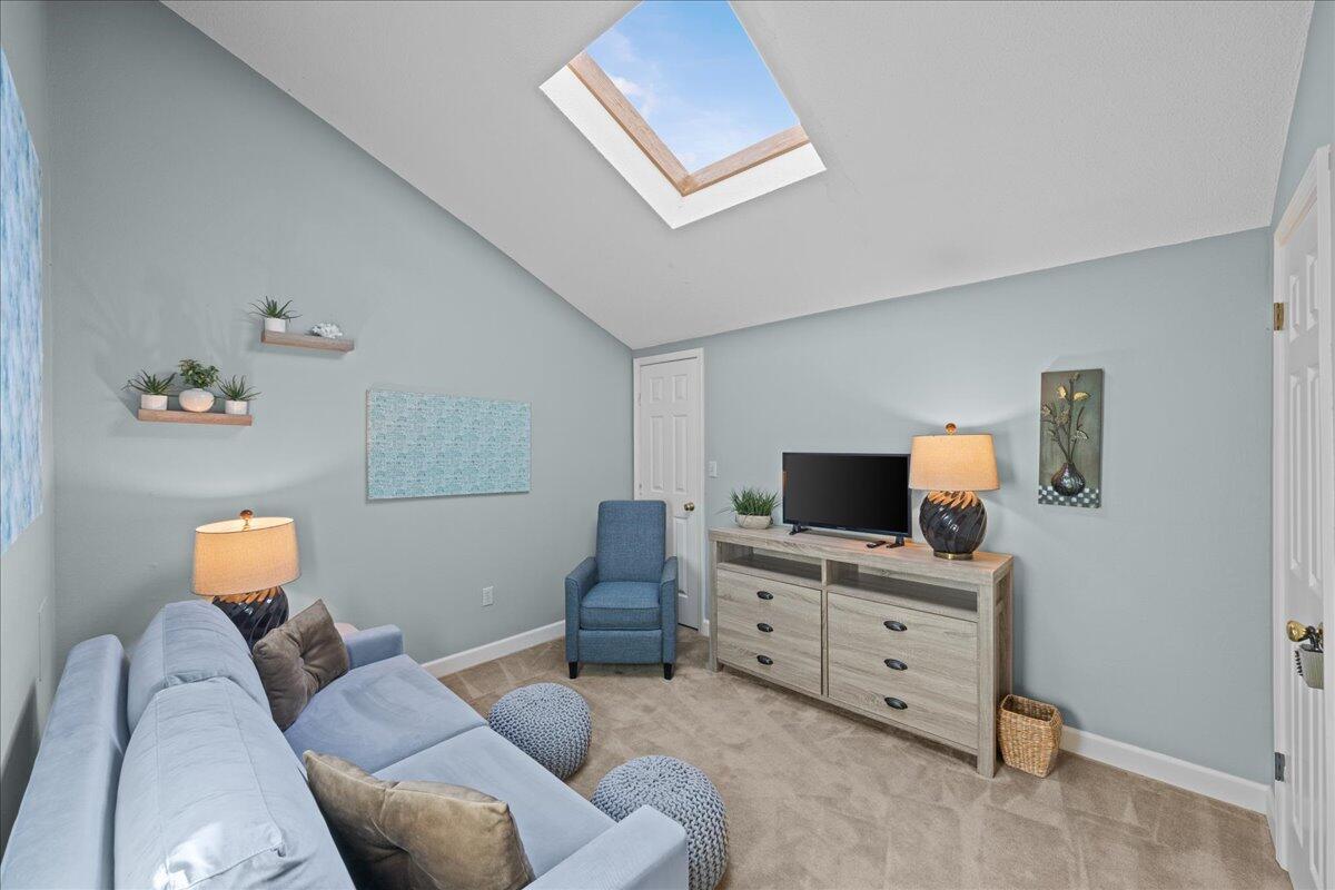 LAKESIDE CONDO AT BLUEWATER BAY - Residential