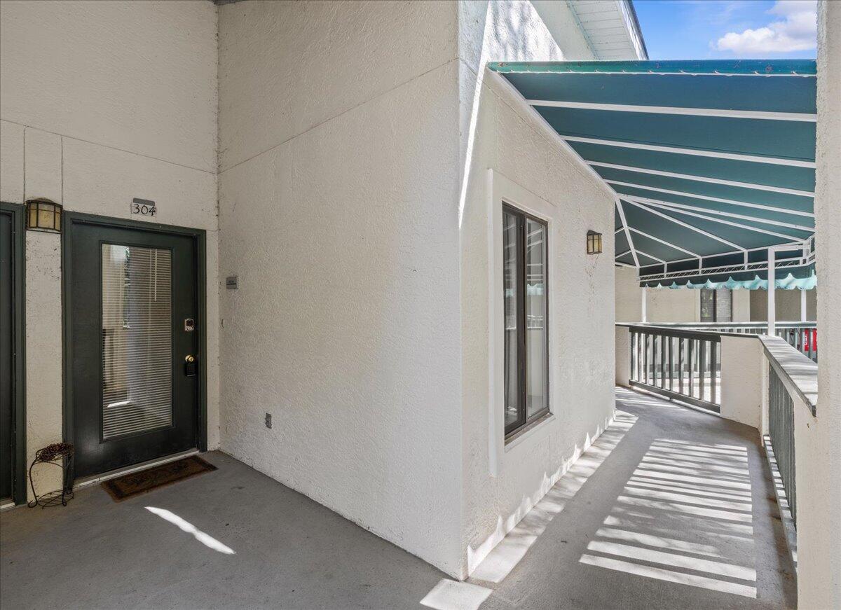 LAKESIDE CONDO AT BLUEWATER BAY - Residential