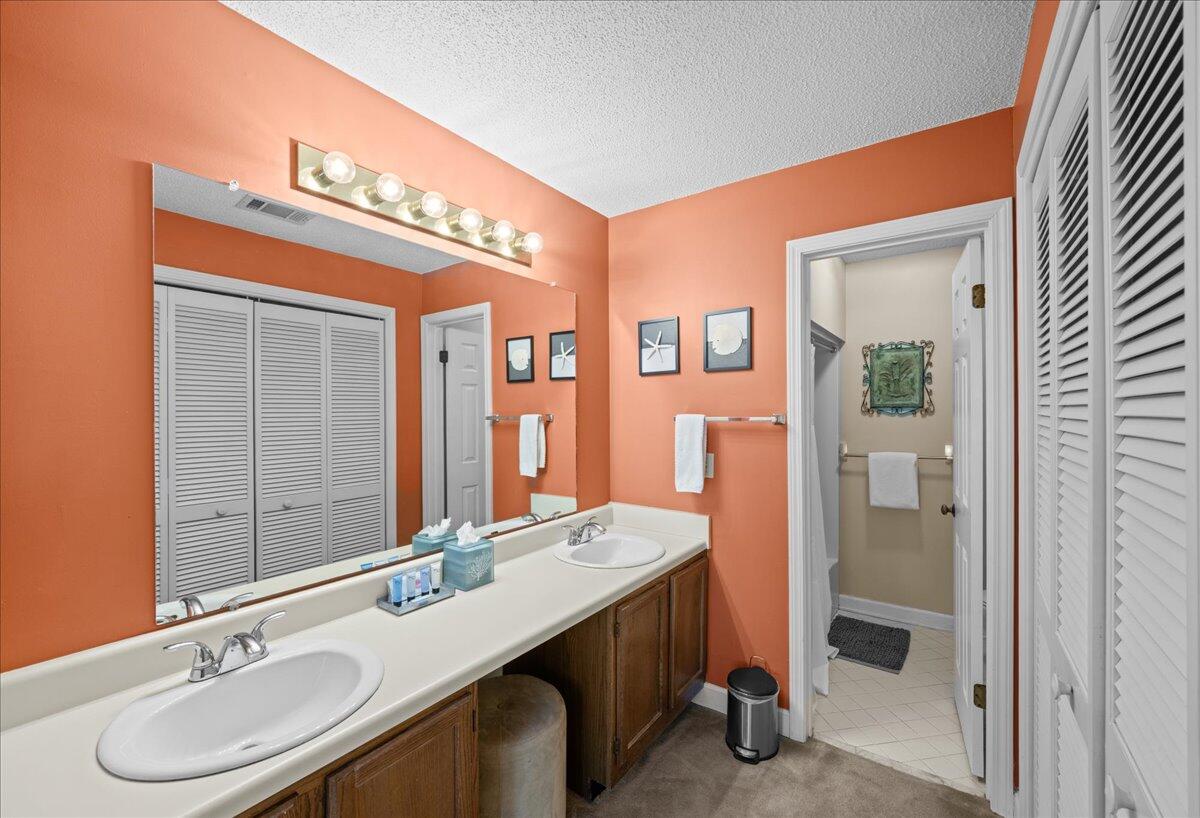 LAKESIDE CONDO AT BLUEWATER BAY - Residential