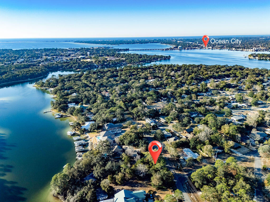 Poquito Bayou - Land