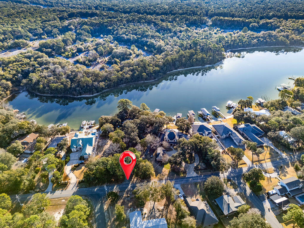 Poquito Bayou - Land