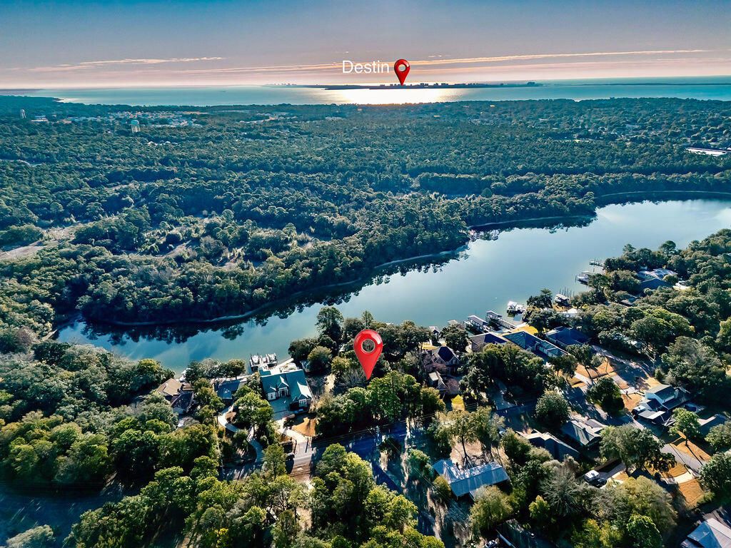 Poquito Bayou - Land