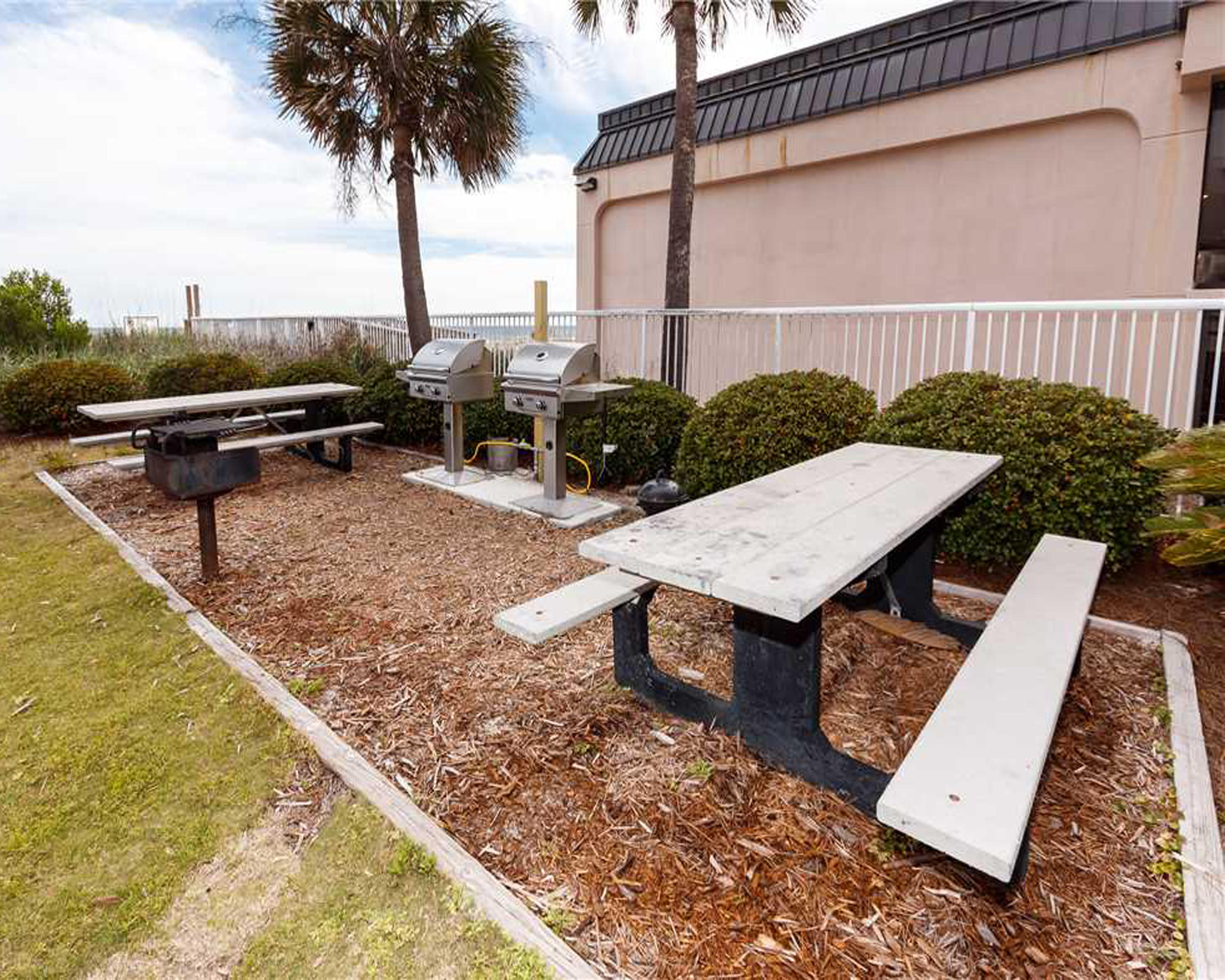 SUMMER PLACE CONDO - Residential