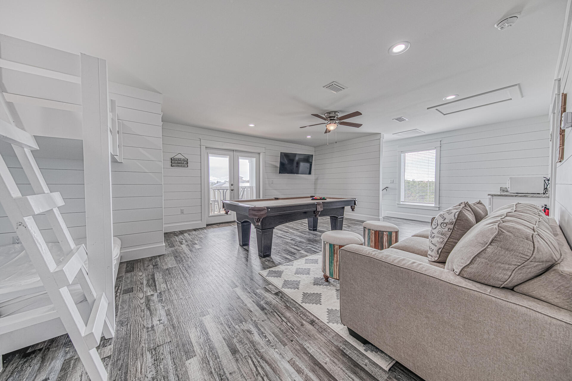 FRANGISTA BEACH 1ST ADDN - Residential