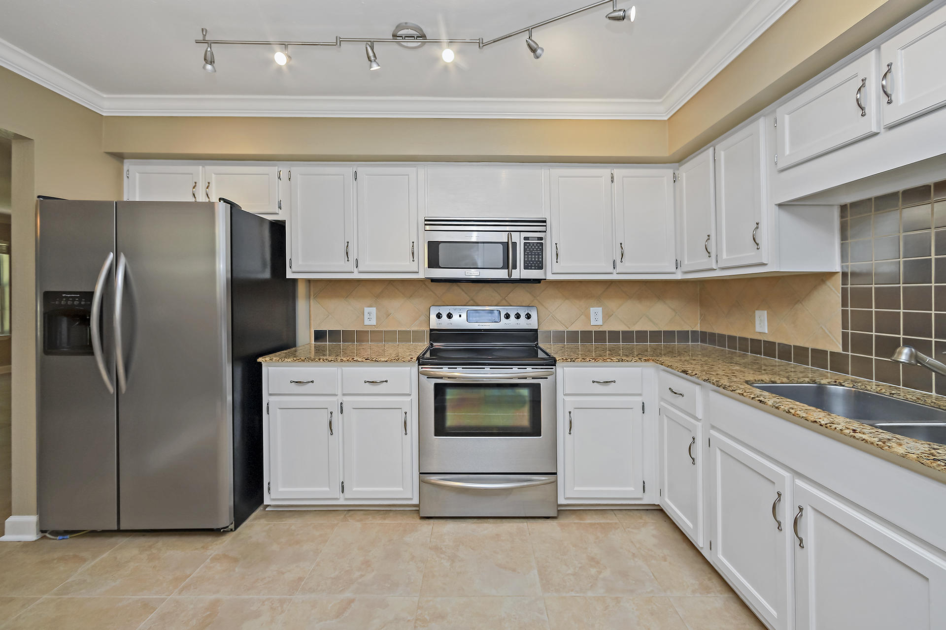 FOXWOOD ESTATES 1 - Residential