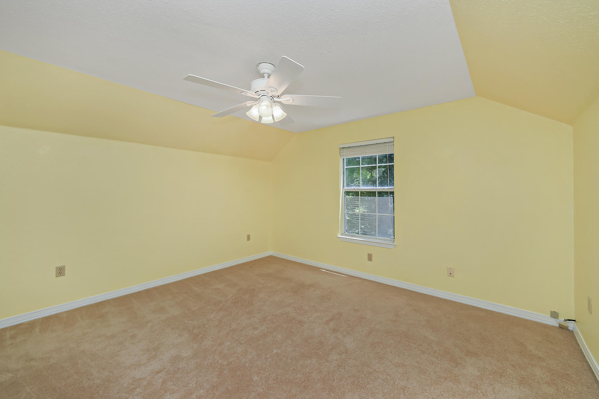 FOXWOOD ESTATES 1 - Residential