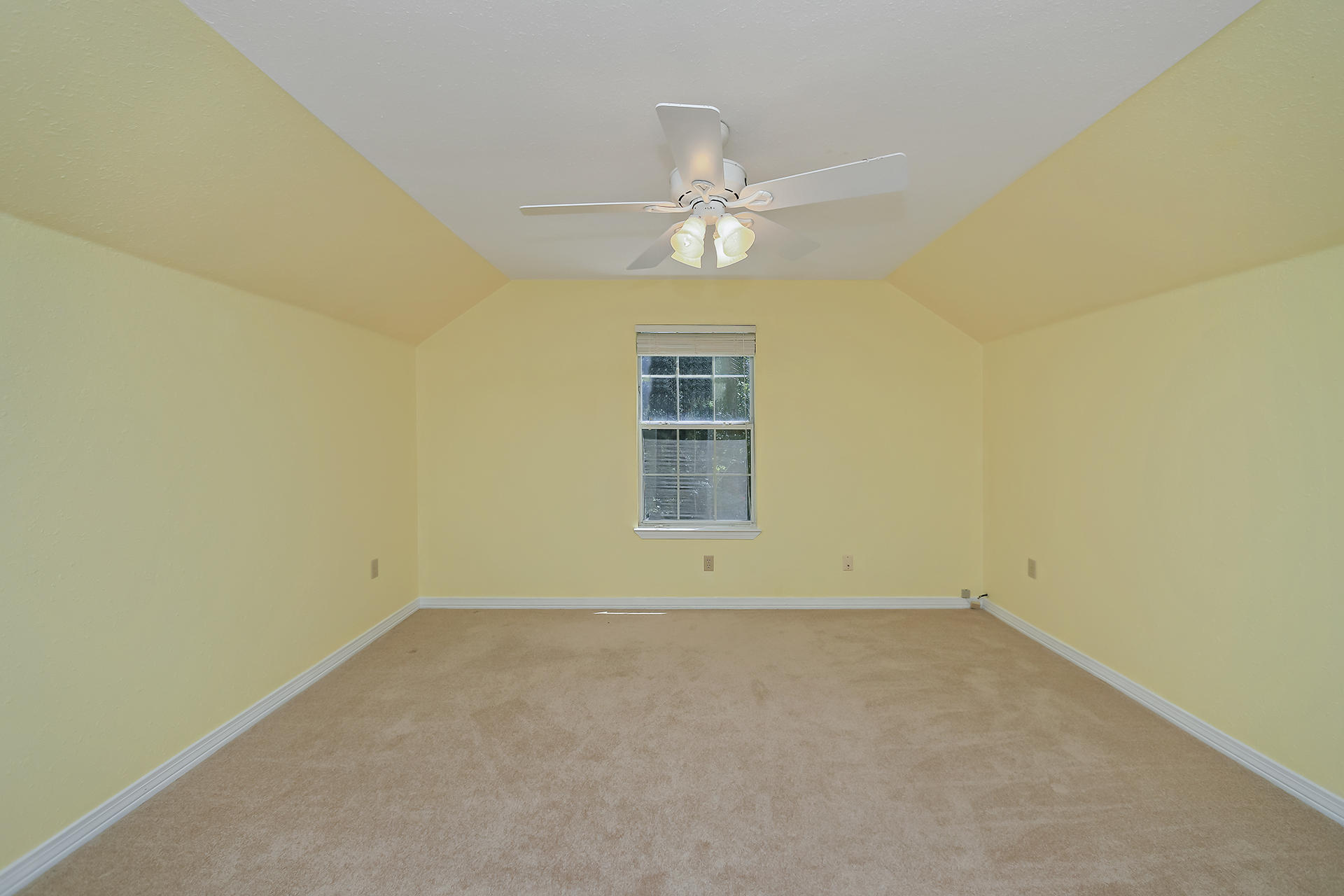 FOXWOOD ESTATES 1 - Residential