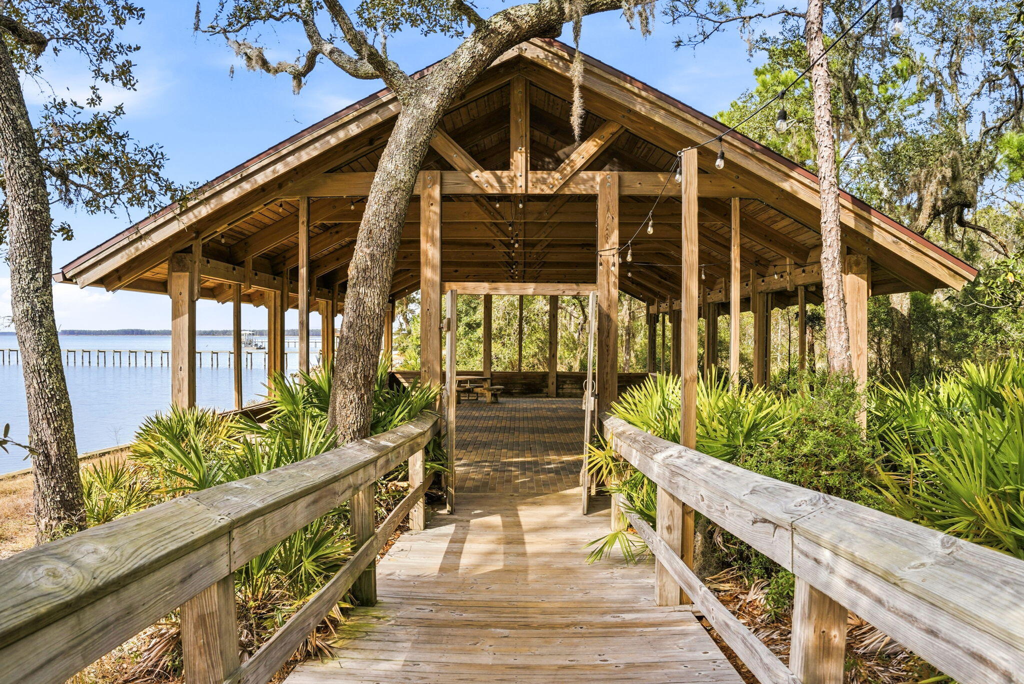 HAMMOCK BAY - Residential Lease